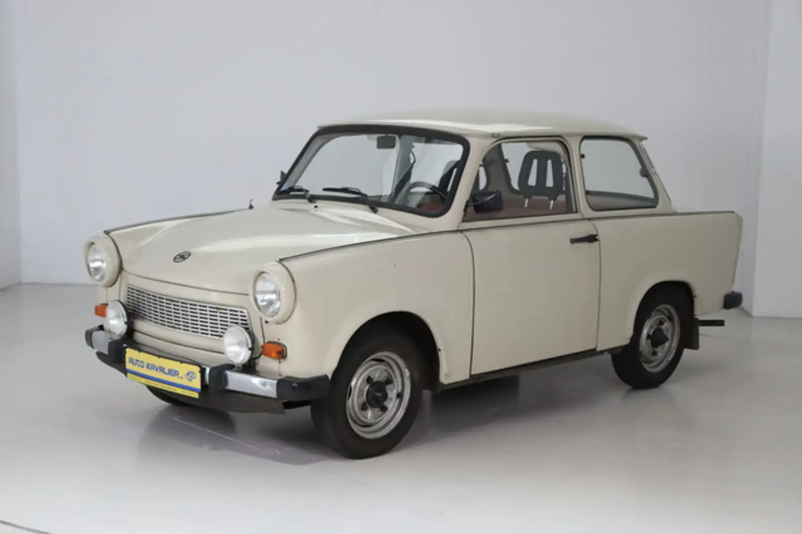 Trabant 601 s deluxe HU/AU neu 1. Hand Top-Zustand White - 1