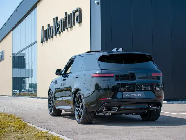 Land Rover Range Rover Sport view 4