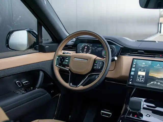 Land Rover Range Rover Sport view 11