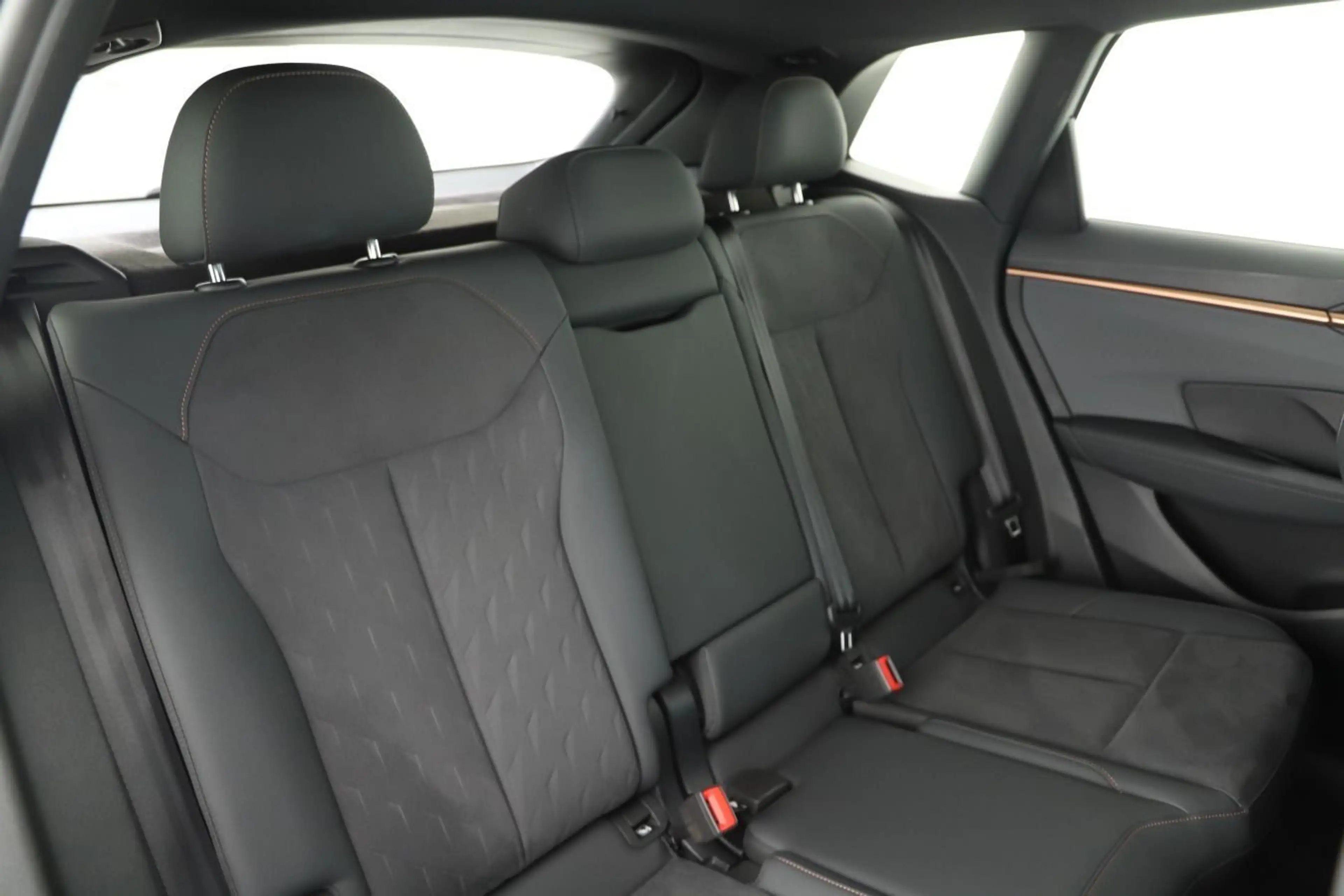 CUPRA Terramar 1.5 eTSI DSG LED/ACC/HuD/360°/Navi — photo 6