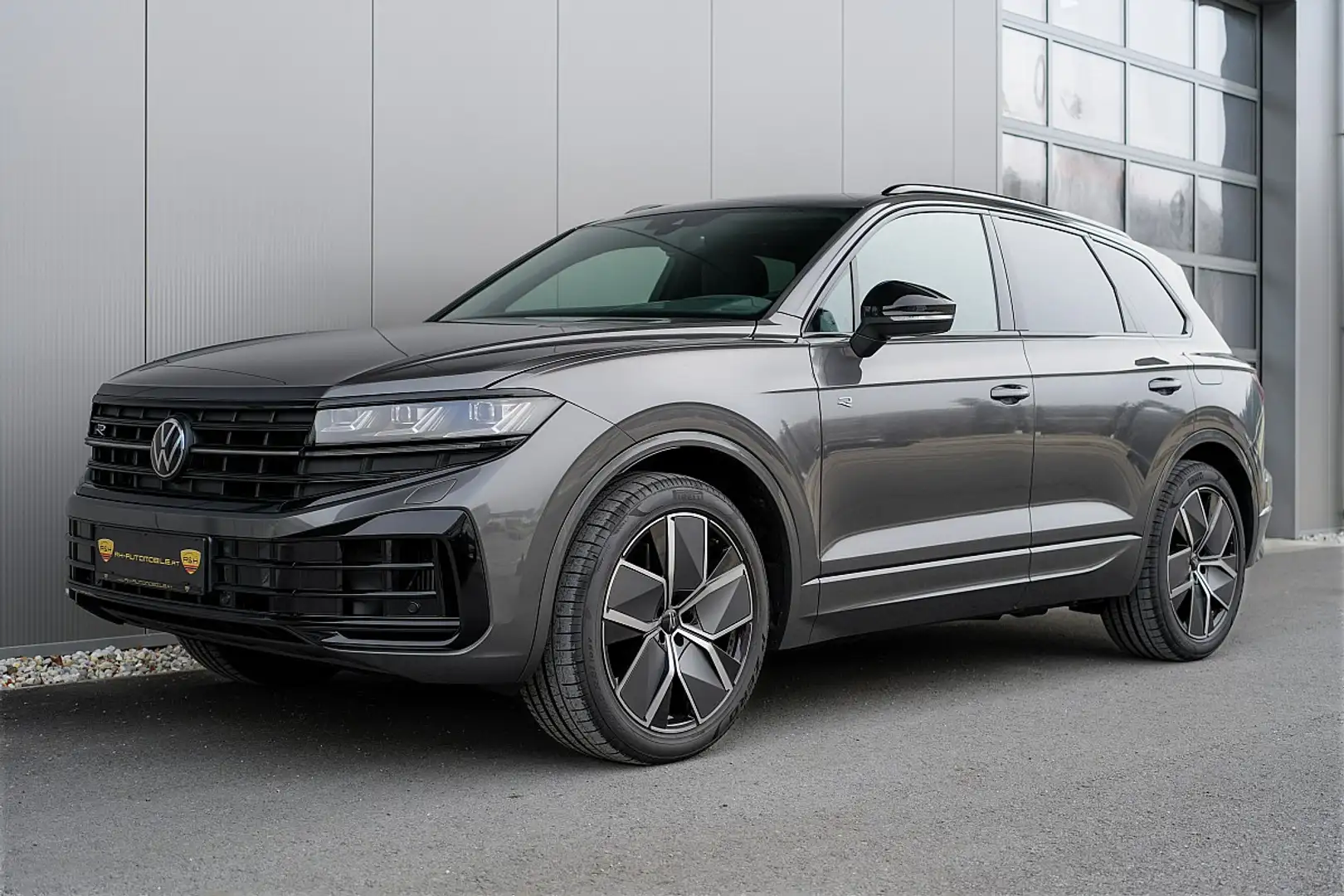 Volkswagen Touareg 4Motion R-Line V6 TSI eHybrid PHEV Aut., Head U... Grau - 1