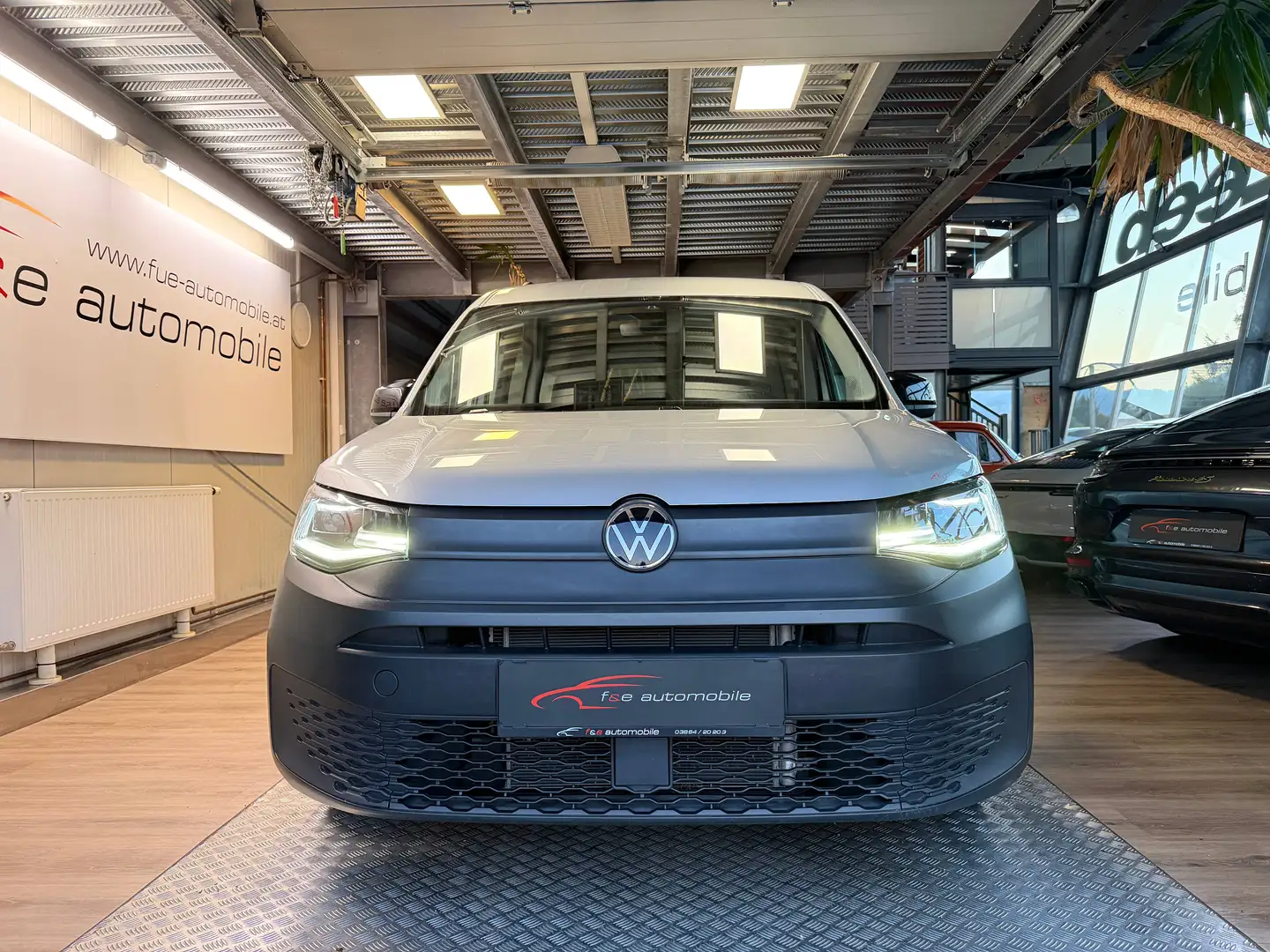 Volkswagen Caddy TDI 4Motion Silber - 2