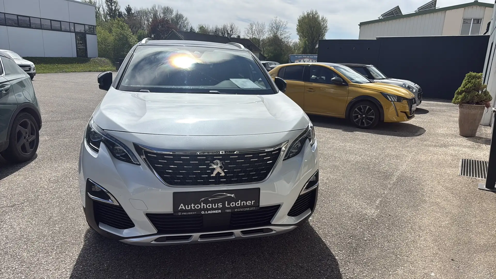 Peugeot 3008 GT Line 1,5 BlueHDi 130 EAT8 Weiß - 1