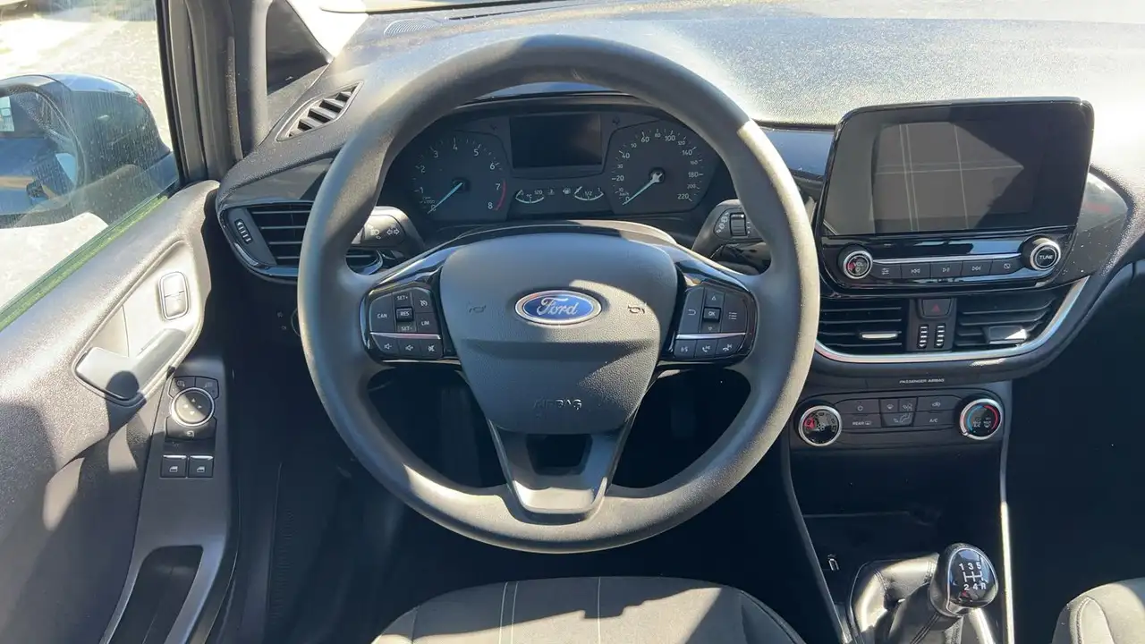 Ford Fiesta 5 portes — photo 24