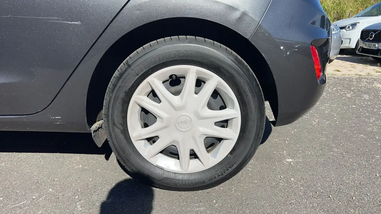 Ford Fiesta 5 portes — photo 19