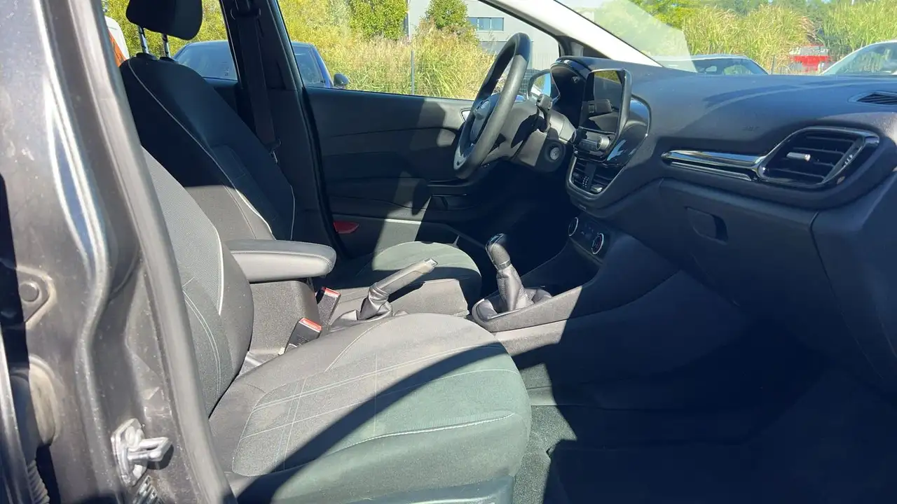Ford Fiesta 5 portes — photo 26