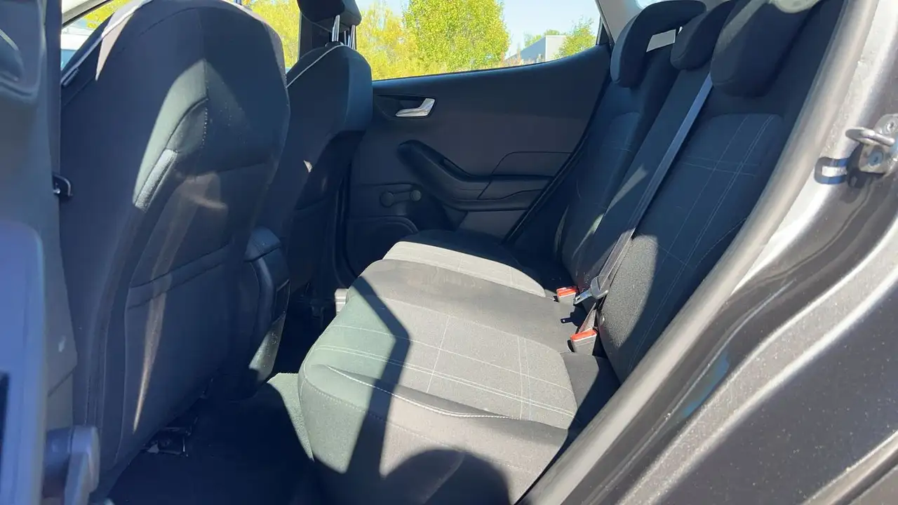 Ford Fiesta 5 portes — photo 27