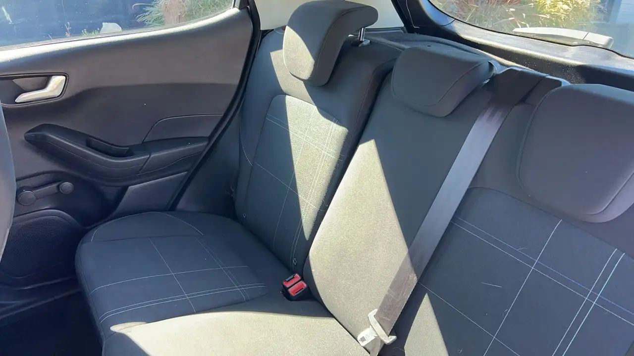Ford Fiesta 5 portes — photo 9