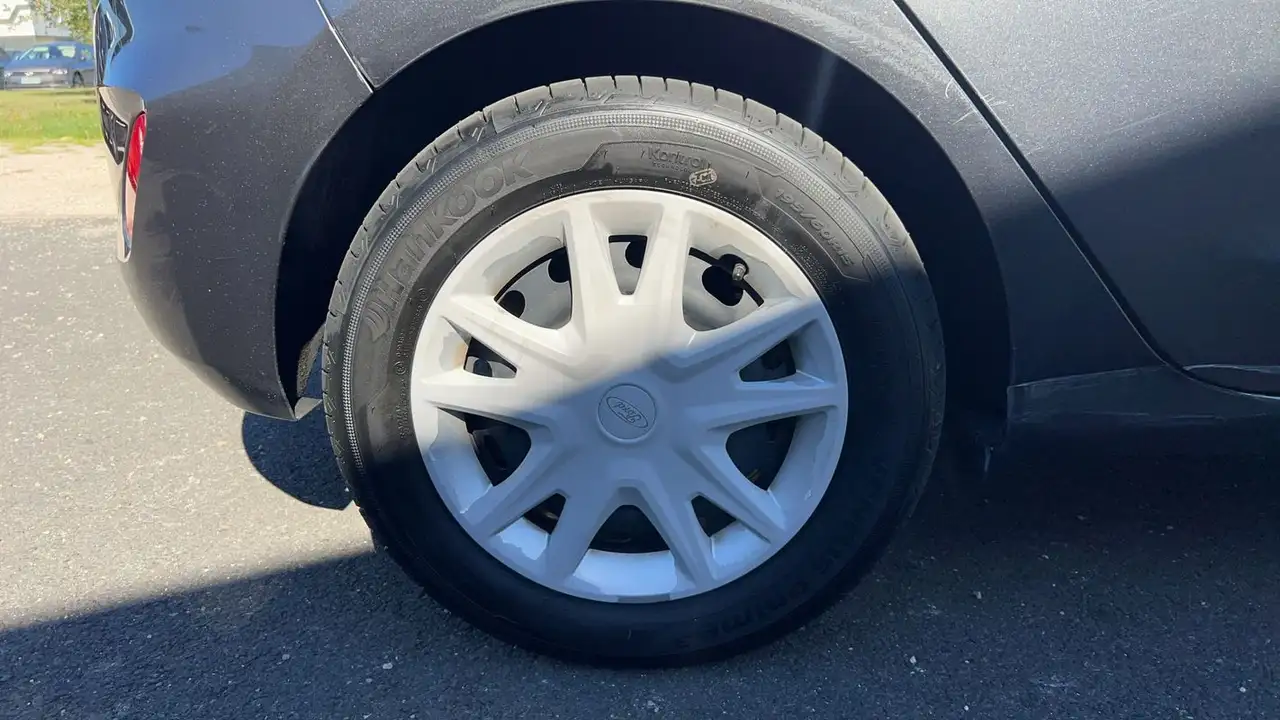 Ford Fiesta 5 portes — photo 16