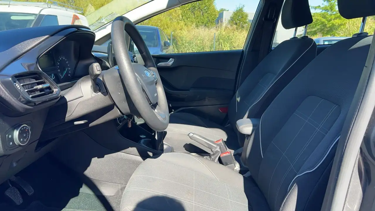 Ford Fiesta 5 portes — photo 28
