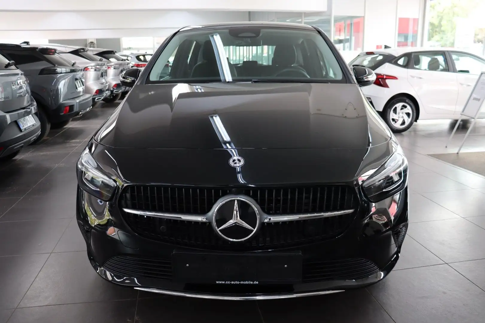 Mercedes-Benz B 180 B180 1.3 Navi Kamera el. Heckklappe SHZG Alu17 Nero - 2