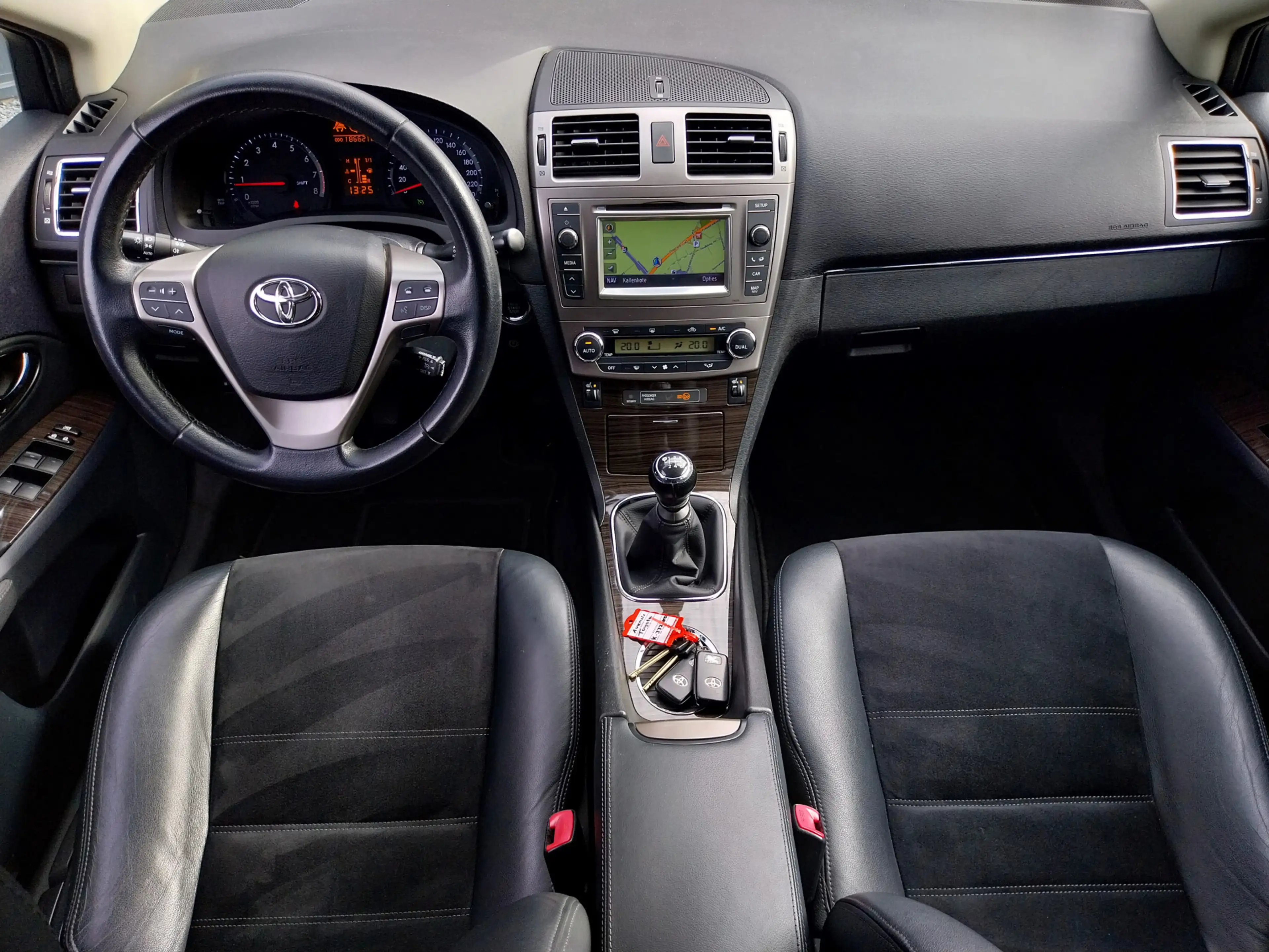 Toyota Avensis Wagon 1.8 VVTi Dynamic XENON LED HALF LEER NAVI CR — photo 4