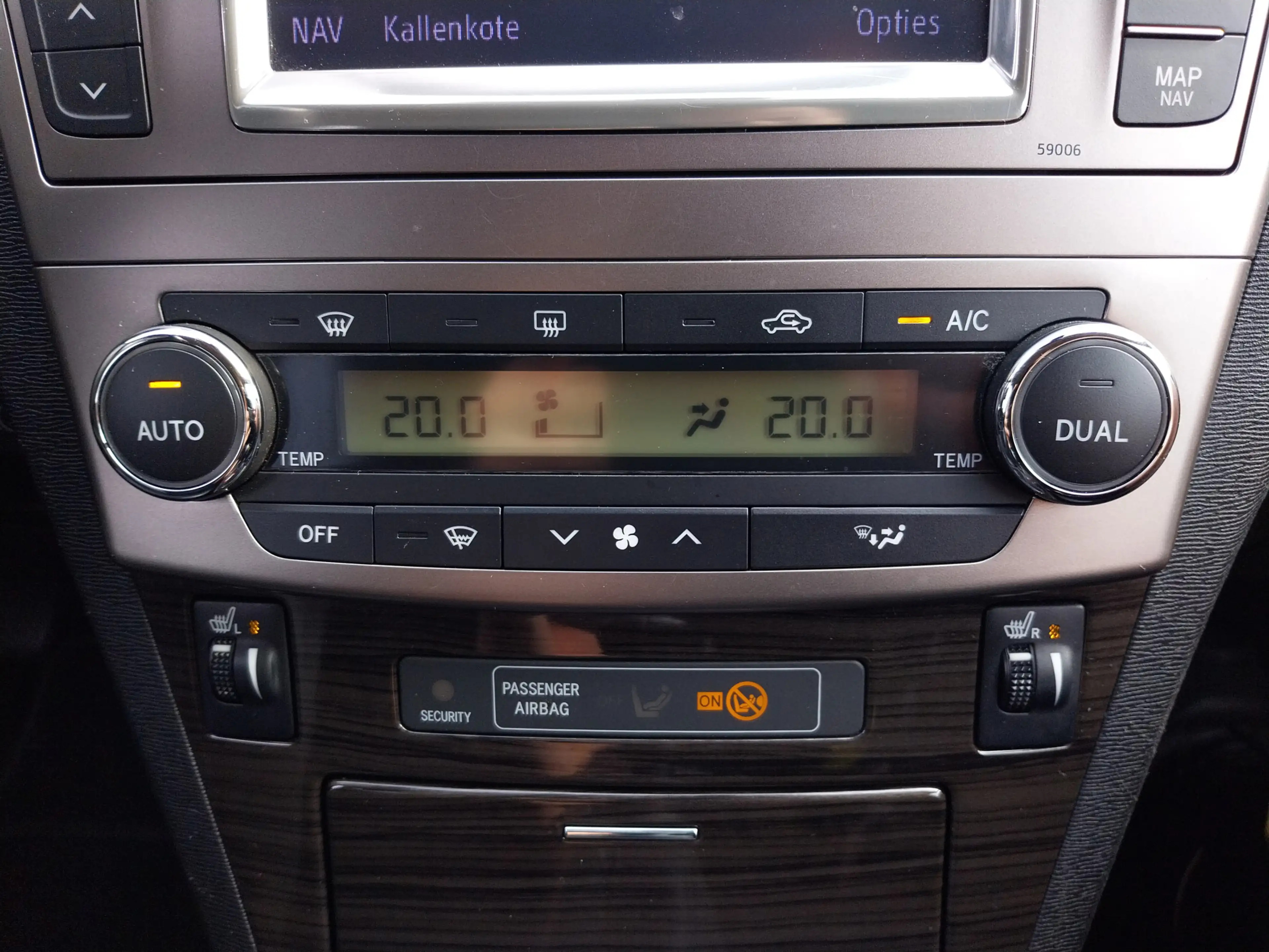 Toyota Avensis Wagon 1.8 VVTi Dynamic XENON LED HALF LEER NAVI CR — photo 13
