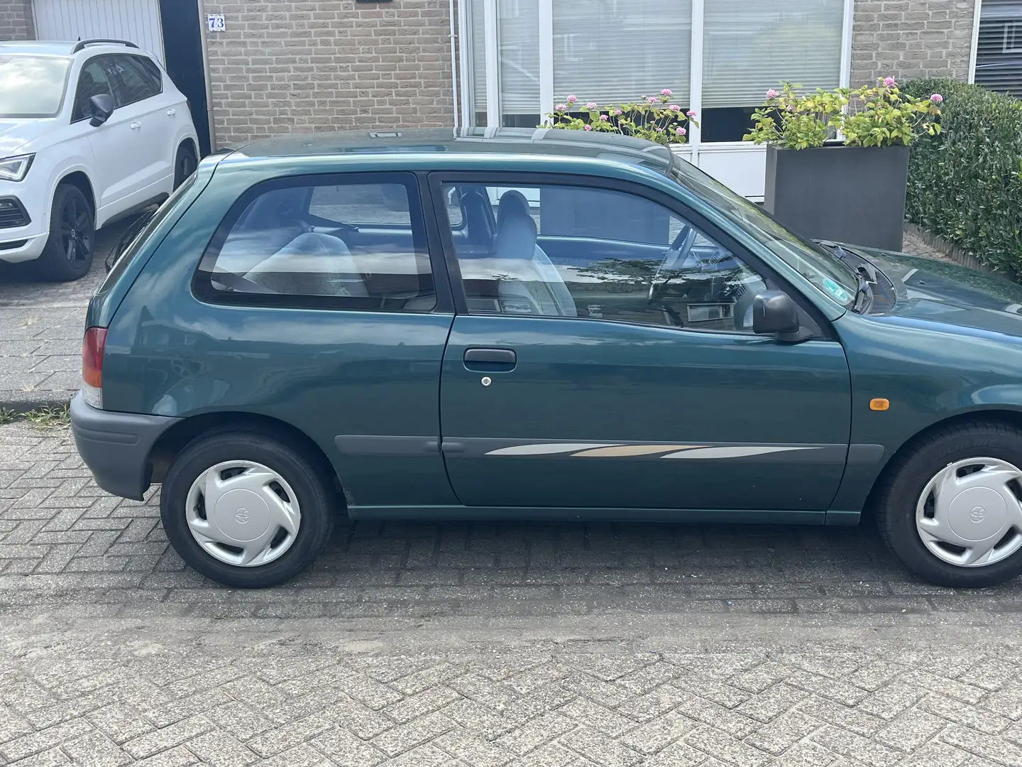 Toyota Starlet luxe uitvoering nieuwe APK - 2