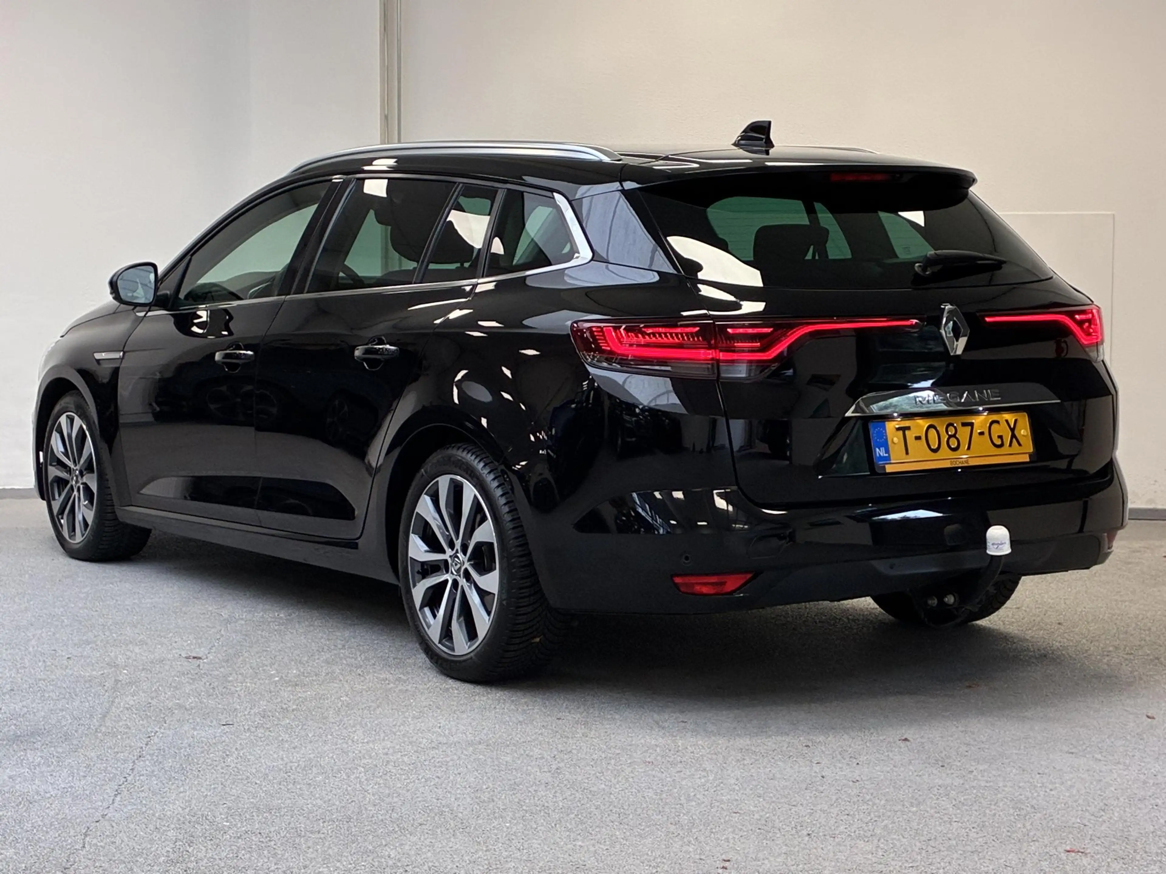 Renault Megane Estate 1.3 TCe 140 Techno | TREKHAAK | ALL. SEASON — photo 6