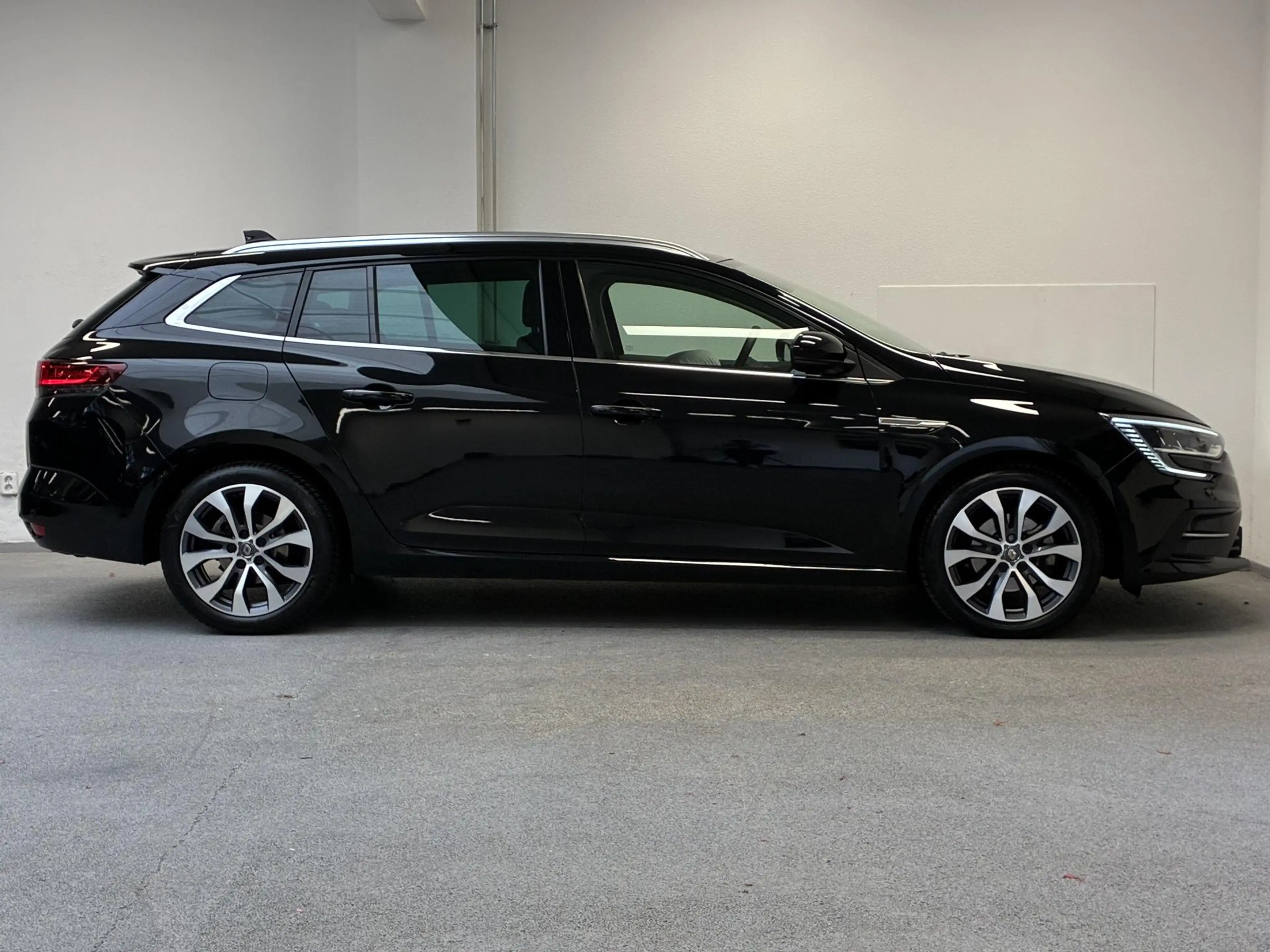 Renault Megane Estate 1.3 TCe 140 Techno | TREKHAAK | ALL. SEASON — photo 8