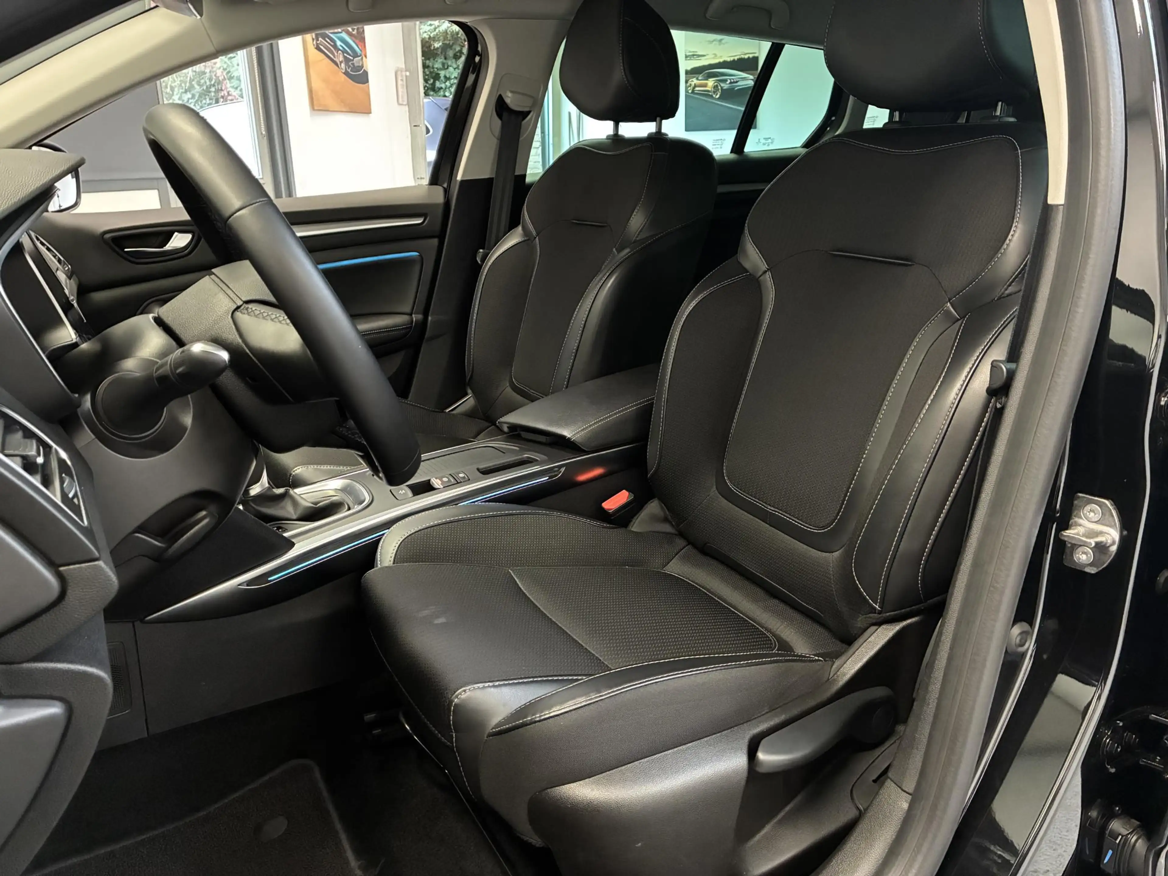 Renault Megane Estate 1.3 TCe 140 Techno | TREKHAAK | ALL. SEASON — photo 4