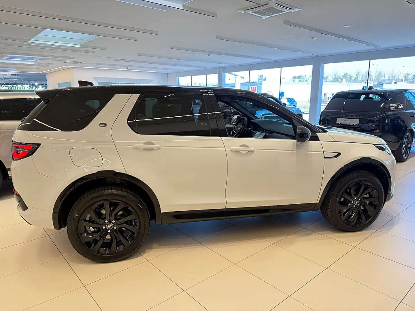 Land Rover Discovery Sport D165 4WD Dynamic SE Aut. // 7 Sitze Weiß - 2