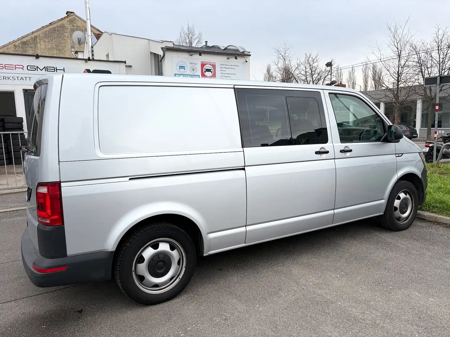 Volkswagen T6 DoKa-Kasten 2.0 TDI LR 4MOTION*NAVI*KAMERA Grau - 2