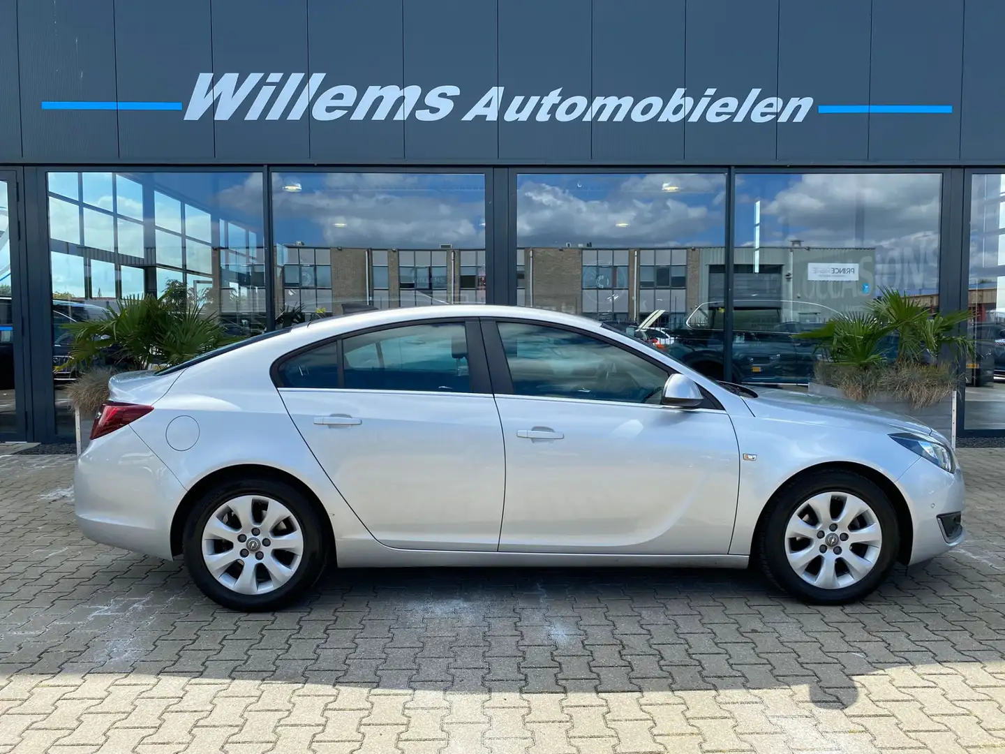Opel Insignia 1.6 CDTI EcoFLEX Edition Rijklaarprijs zonder gara Gris - 2