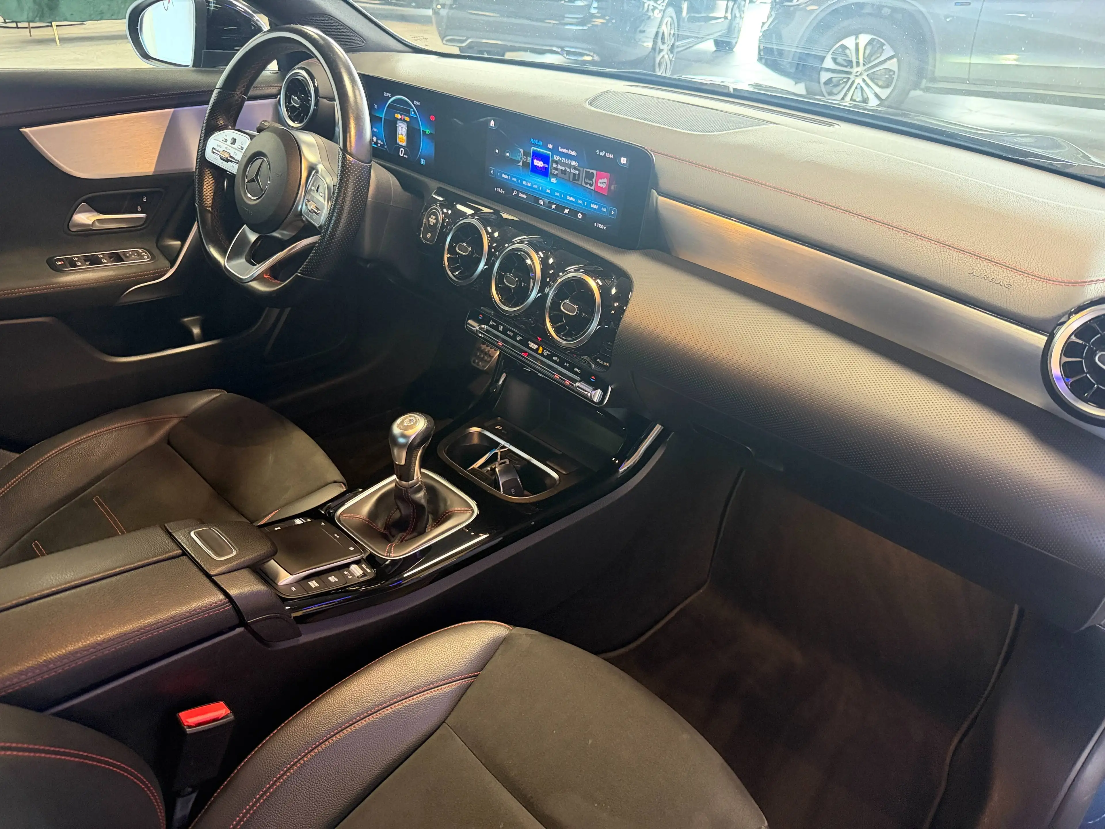Mercedes-Benz CLA 180 CLA 180 Business Solution Essential — photo 8