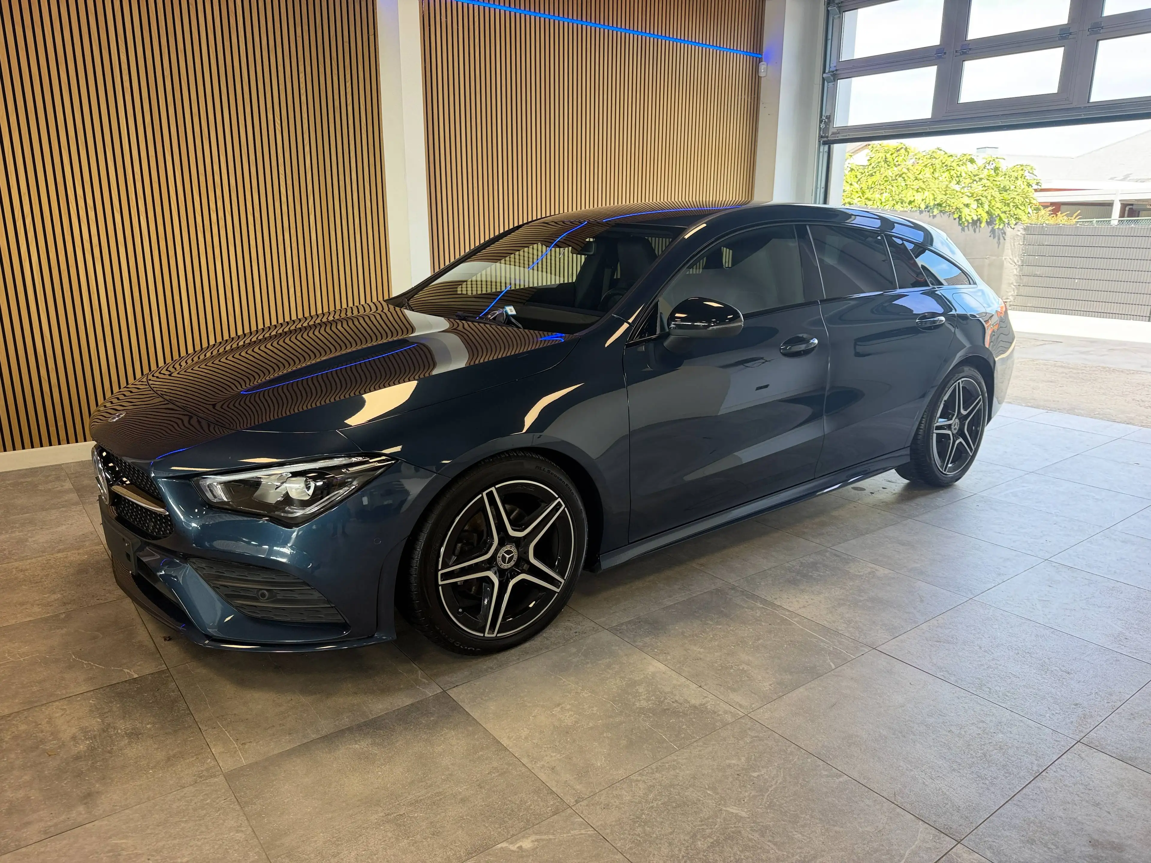 Mercedes-Benz CLA 180 CLA 180 Business Solution Essential