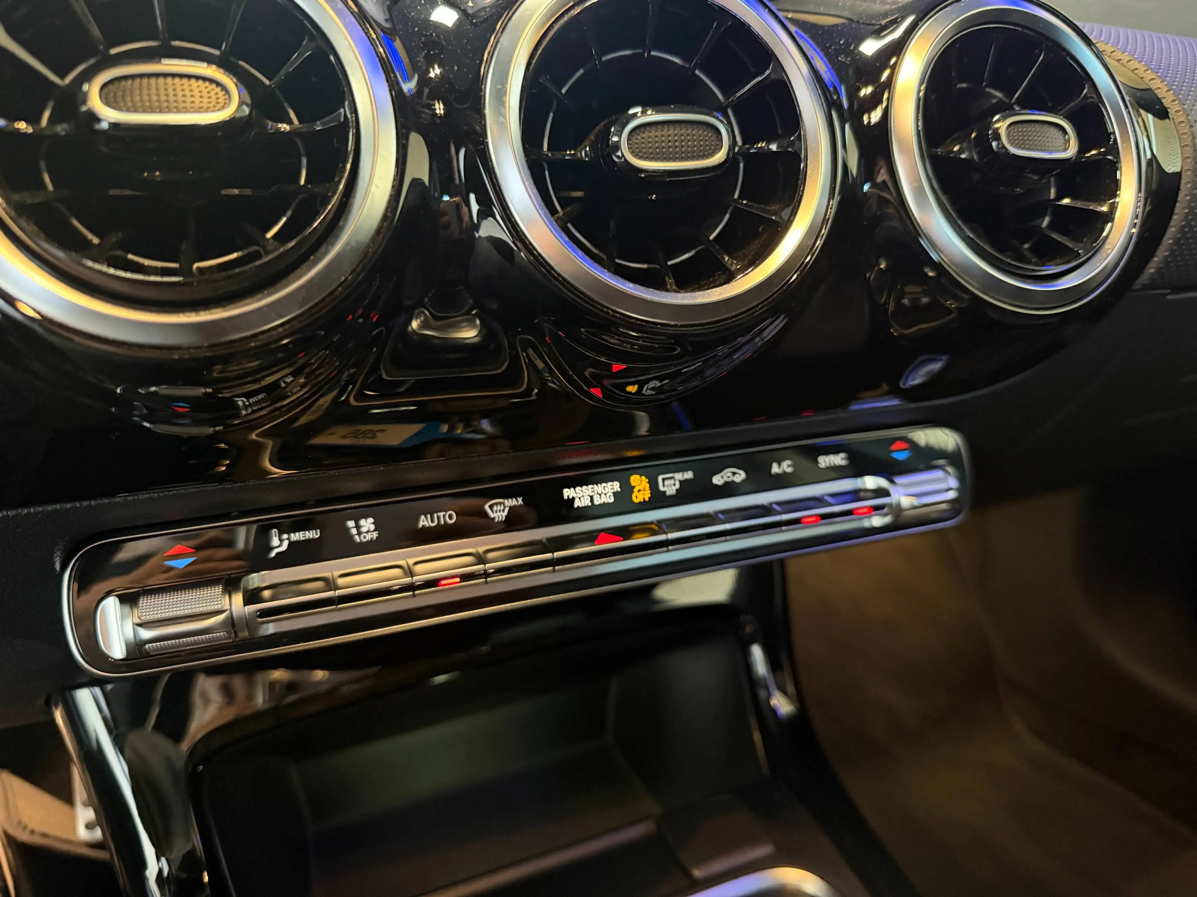 Mercedes-Benz CLA 180 CLA 180 Business Solution Essential — photo 12