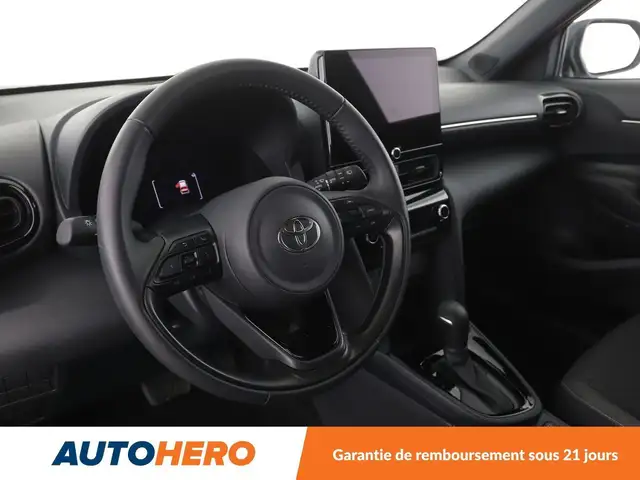Toyota Yaris Cross view 11