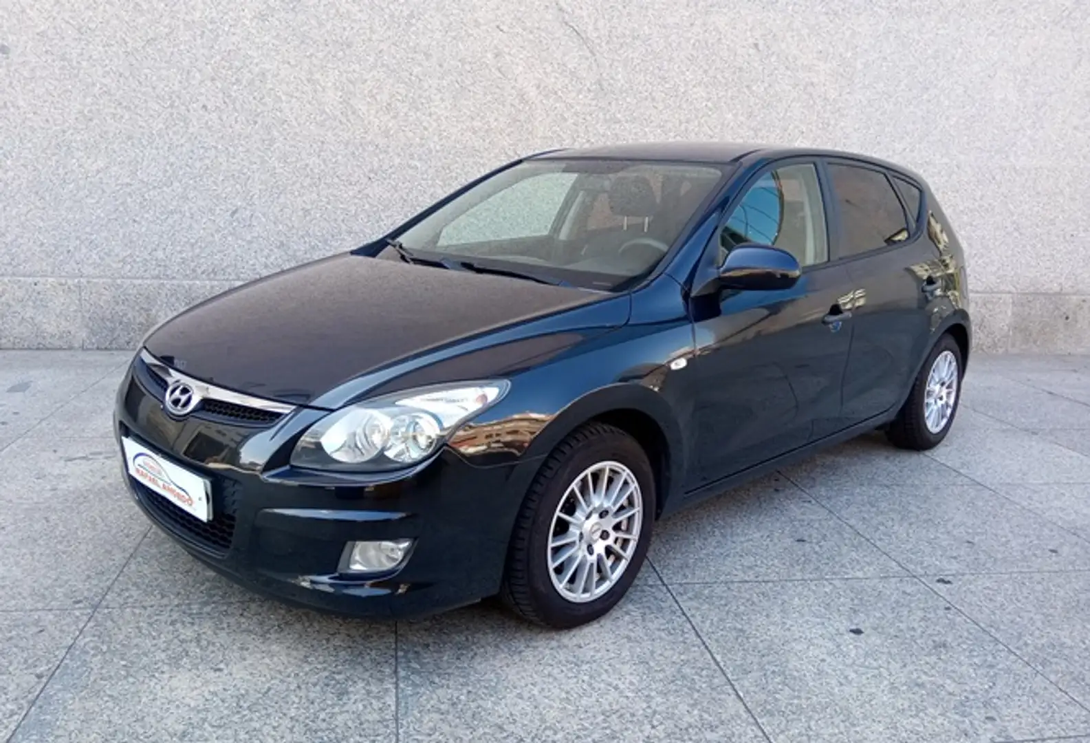 Hyundai i30 1.6 CRDi Classic GL Negro - 1