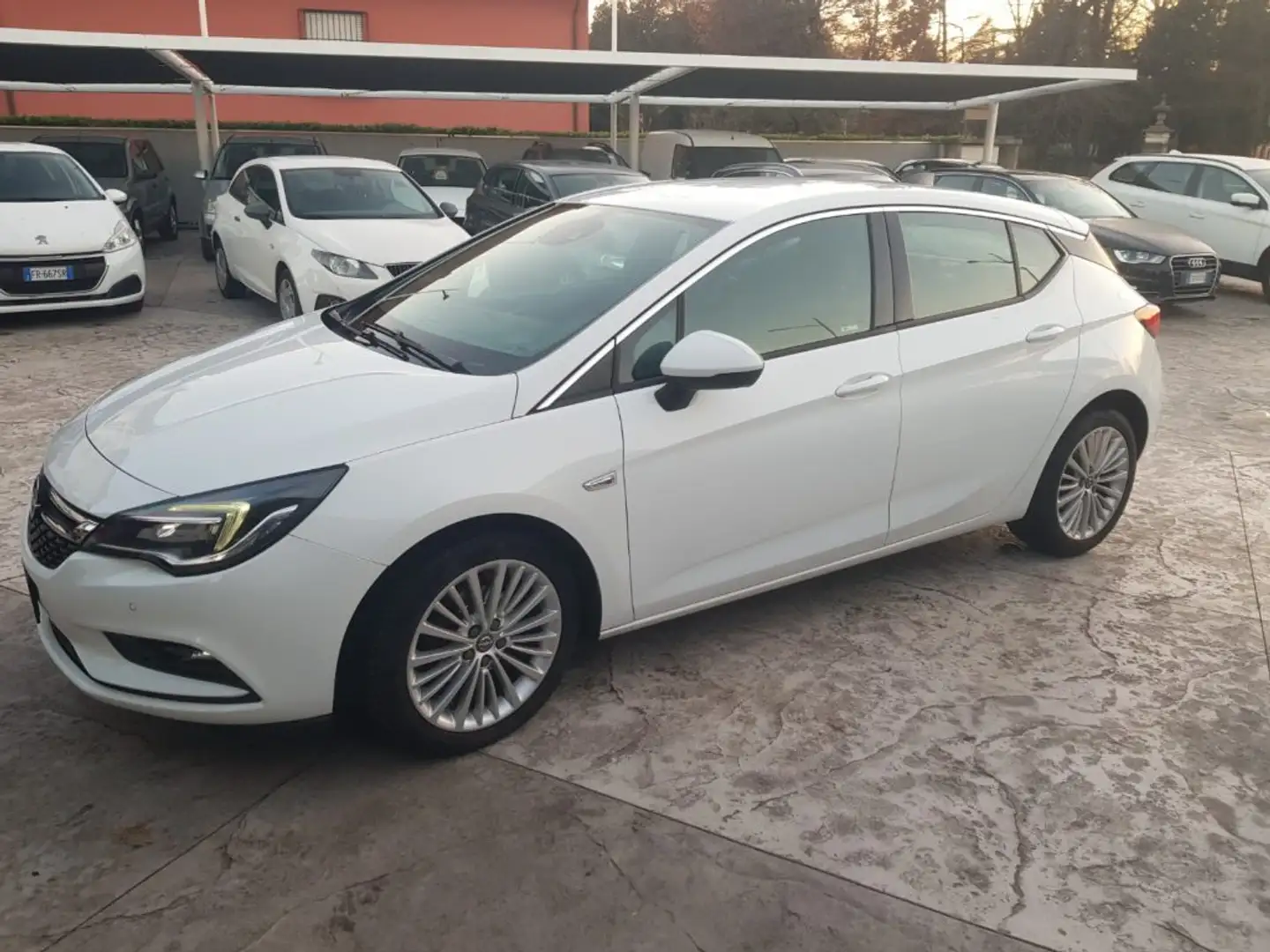 Opel Astra 1.0 Turbo ecoFLEX Start&Stop 5 porte Elective Bianco - 1