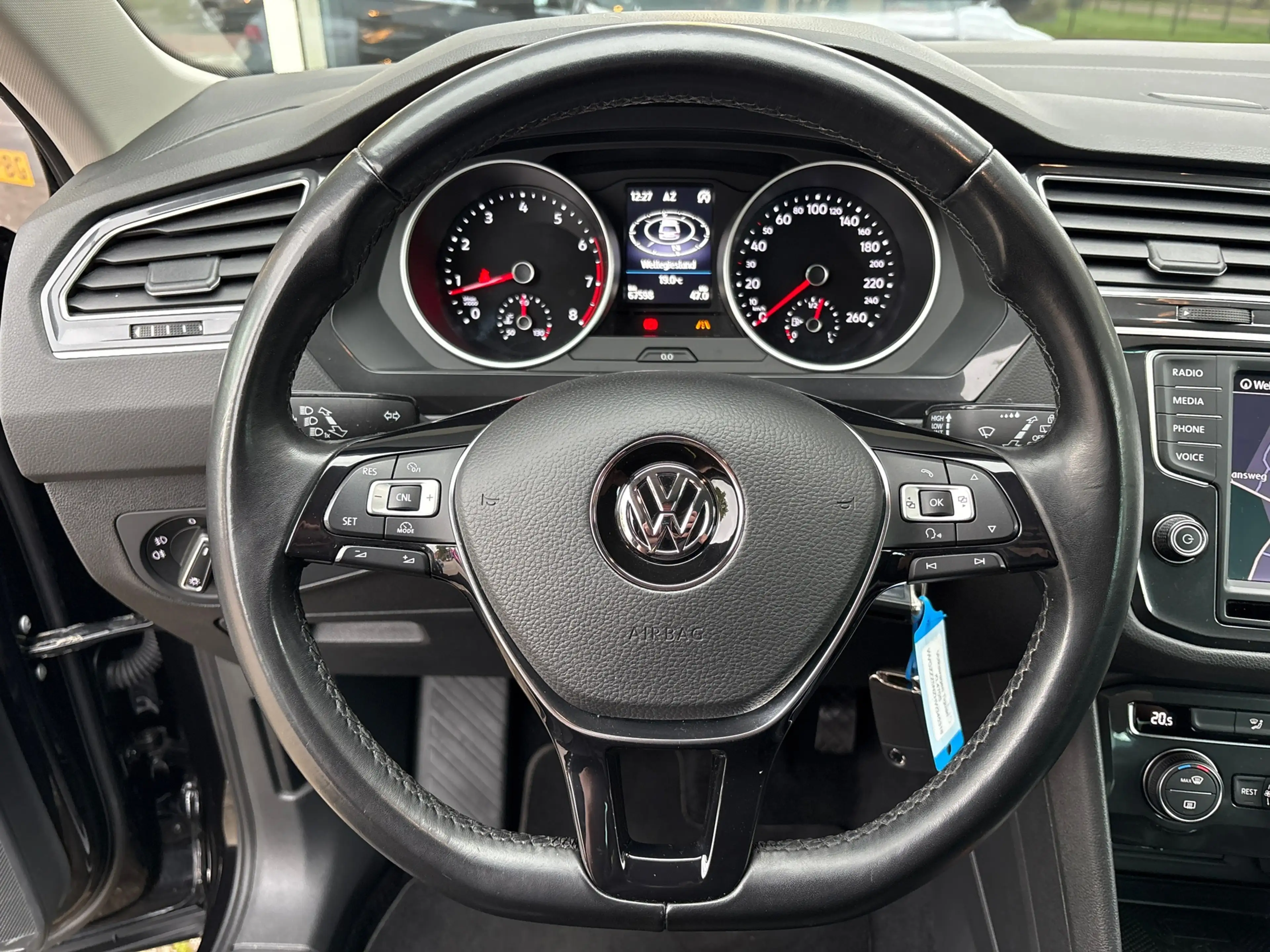 Volkswagen Tiguan 1.4 TSI Connected Series — photo 18