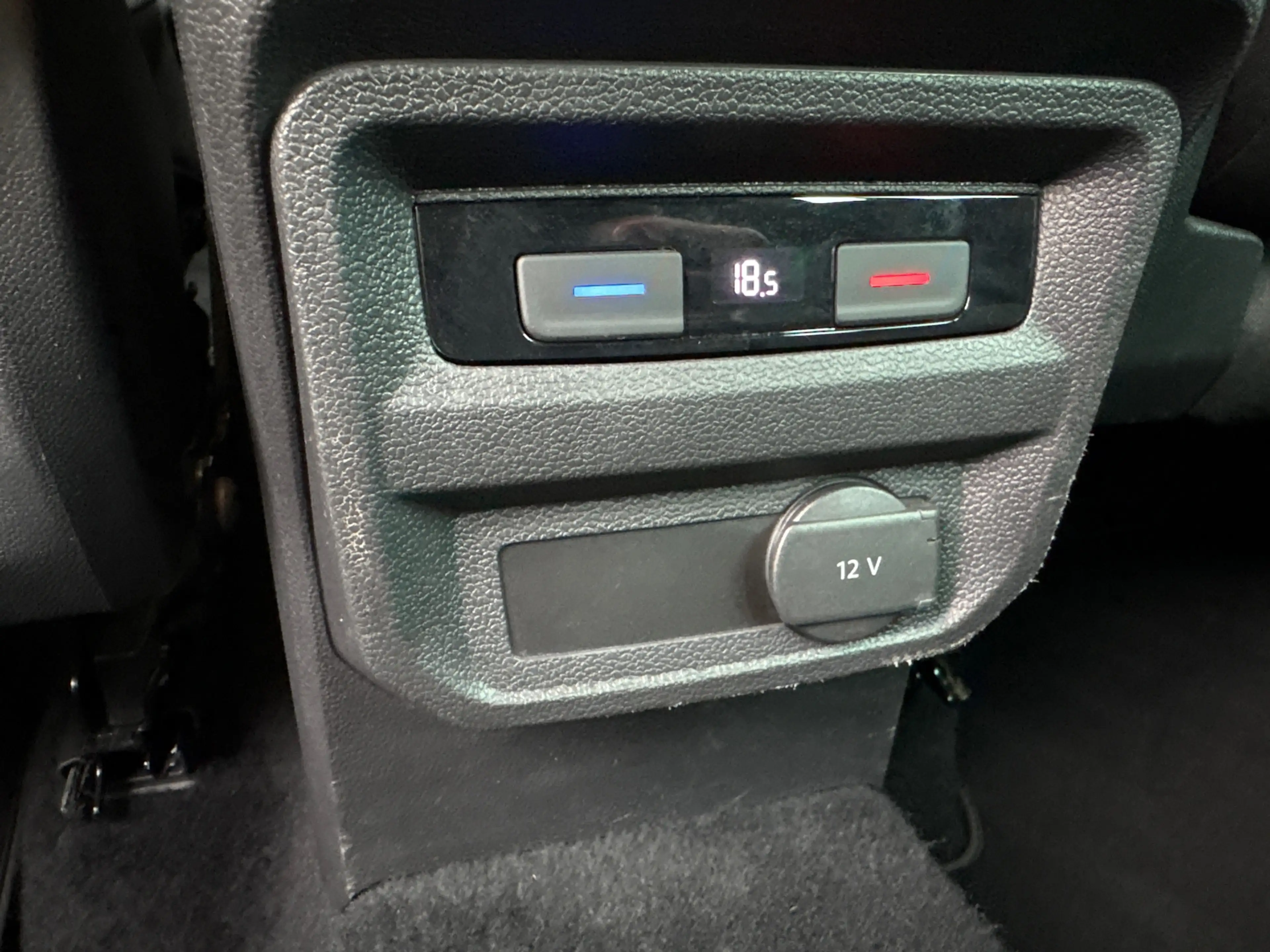 Volkswagen Tiguan 1.4 TSI Connected Series — photo 14