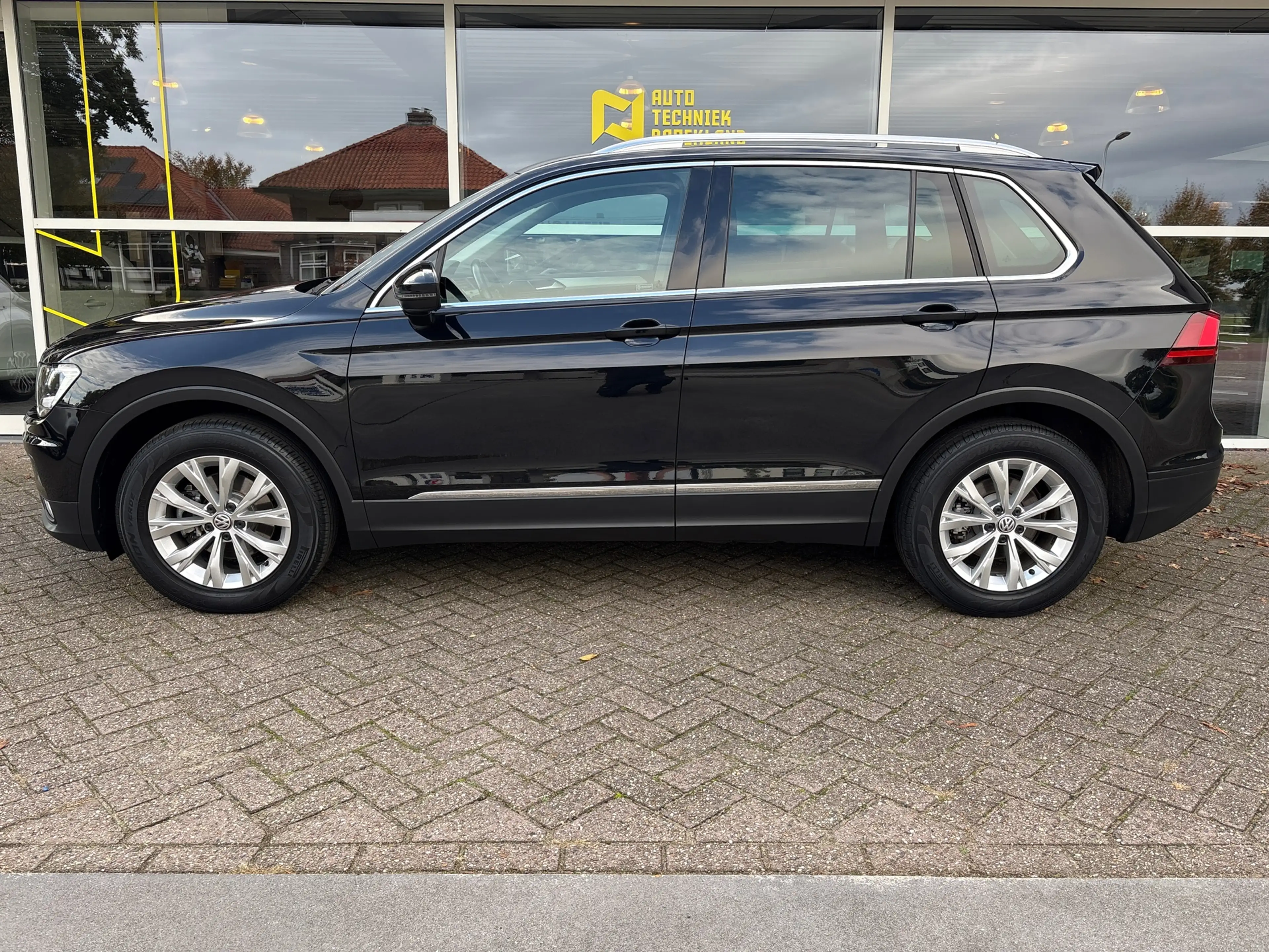 Volkswagen Tiguan 1.4 TSI Connected Series — photo 2