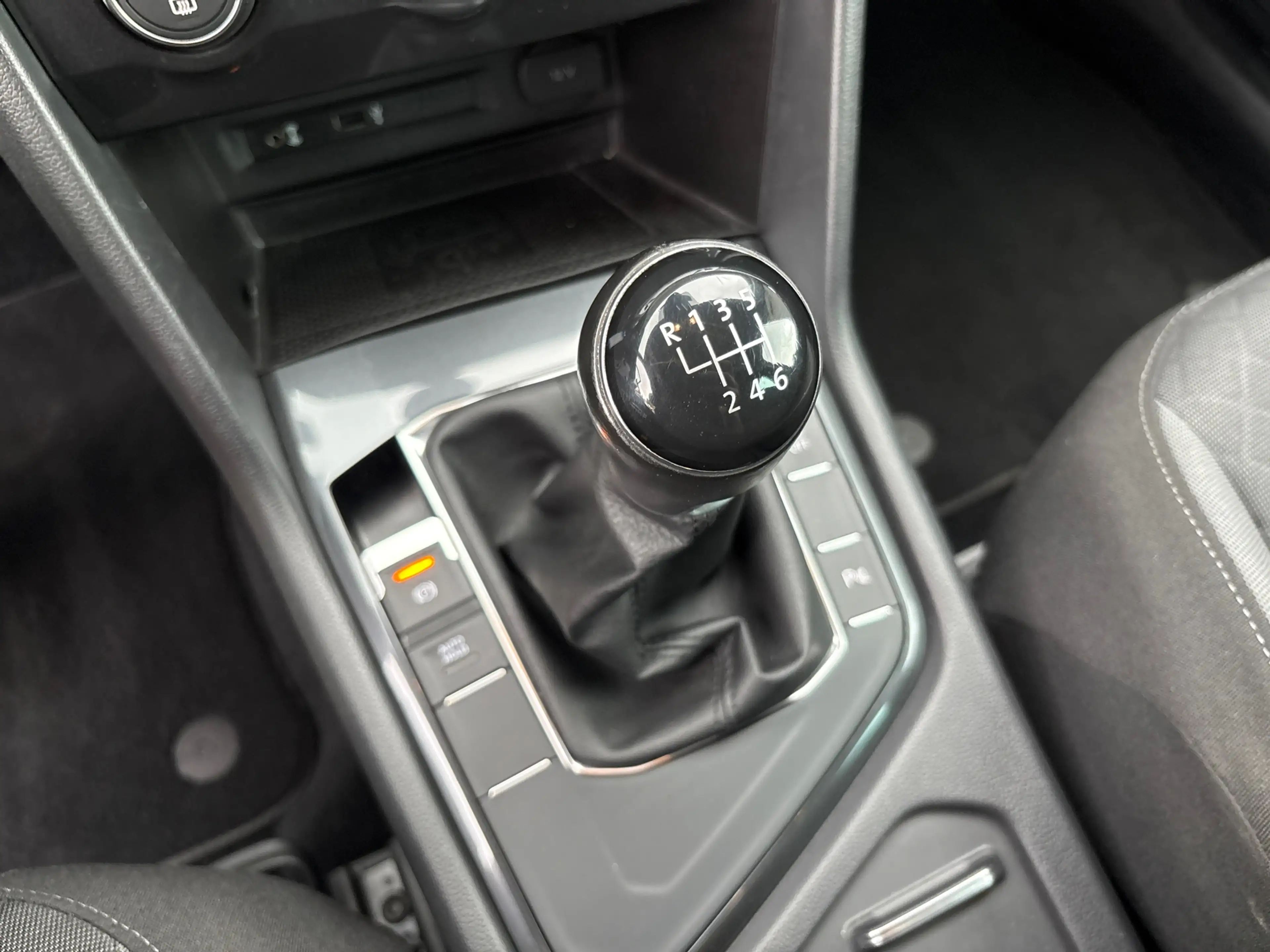 Volkswagen Tiguan 1.4 TSI Connected Series — photo 16