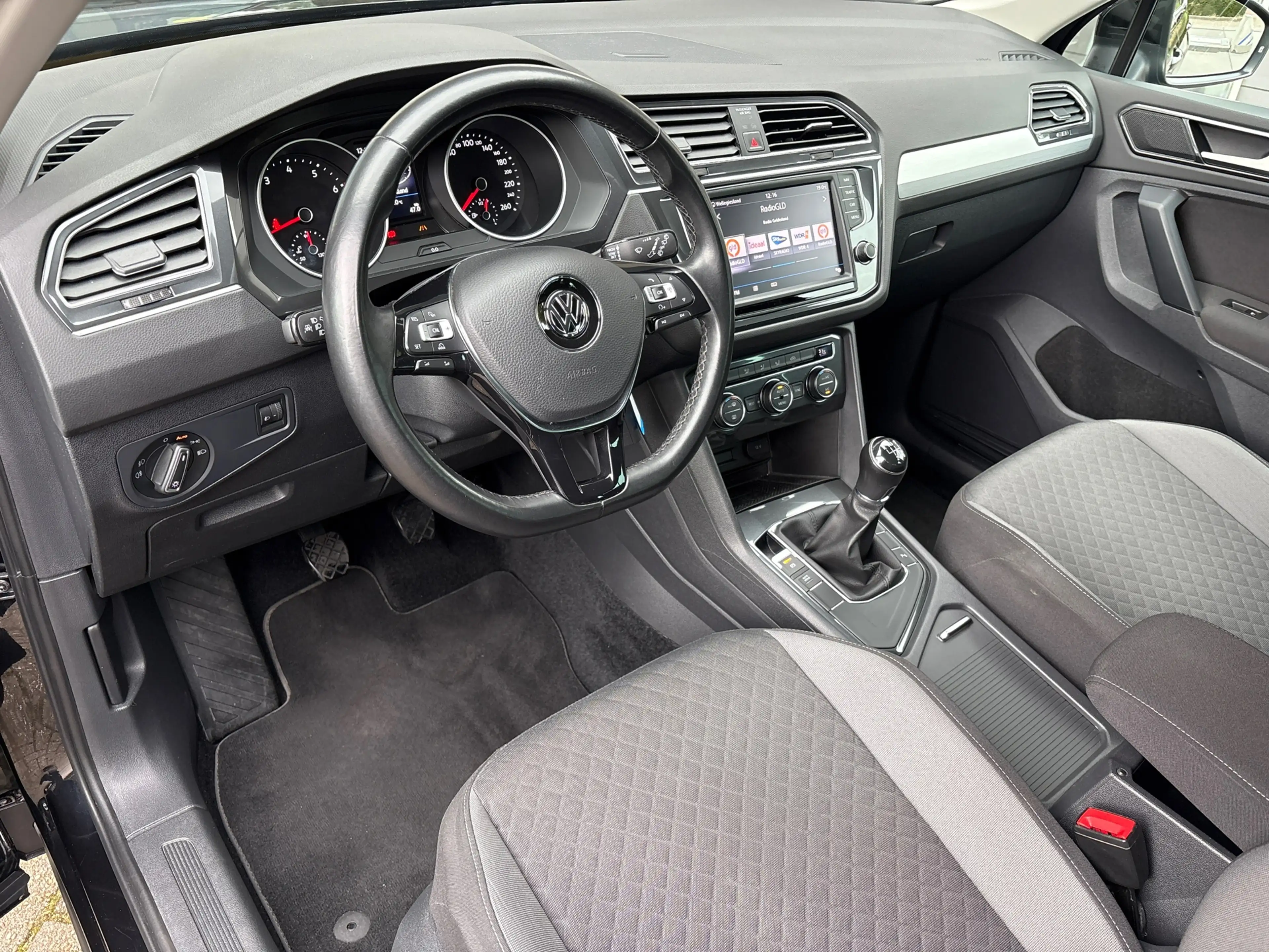 Volkswagen Tiguan 1.4 TSI Connected Series — photo 10