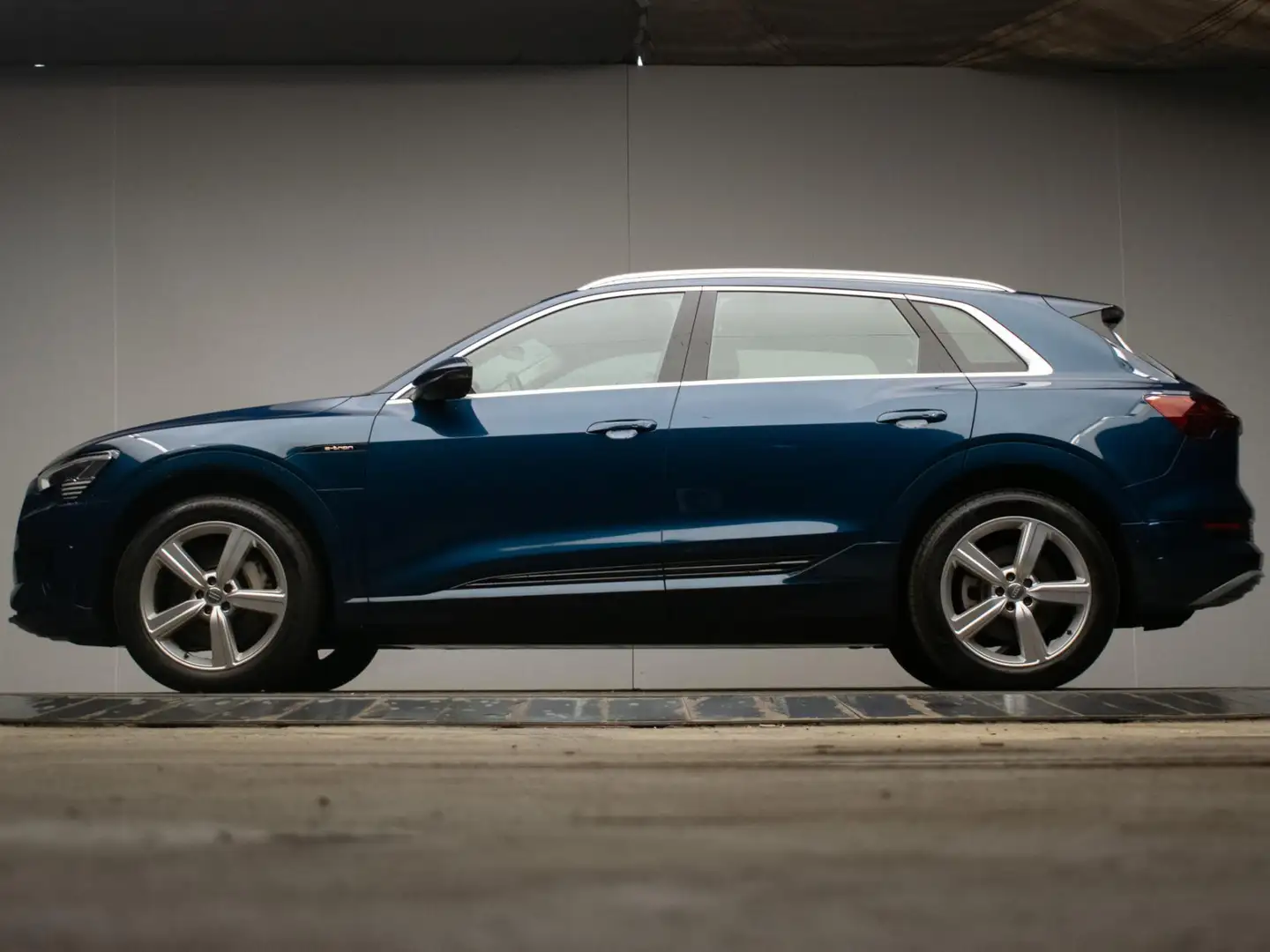 Audi e-tron E-tron 50 quattro Launch Sport (APPLE CARPLAY,LED, Niebieski - 1