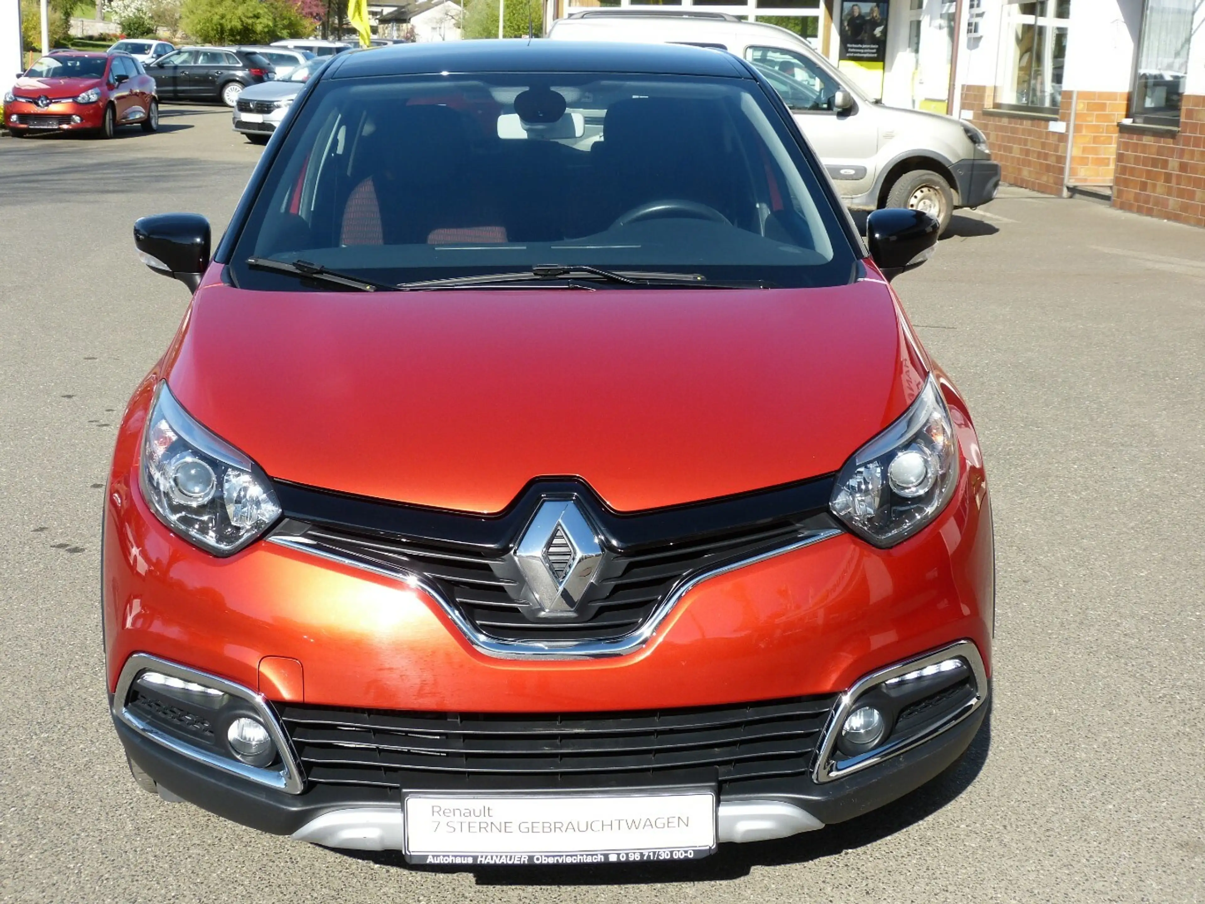 Renault Captur Helly Hansen TCE 120 EDC [1. HAND] — photo 3