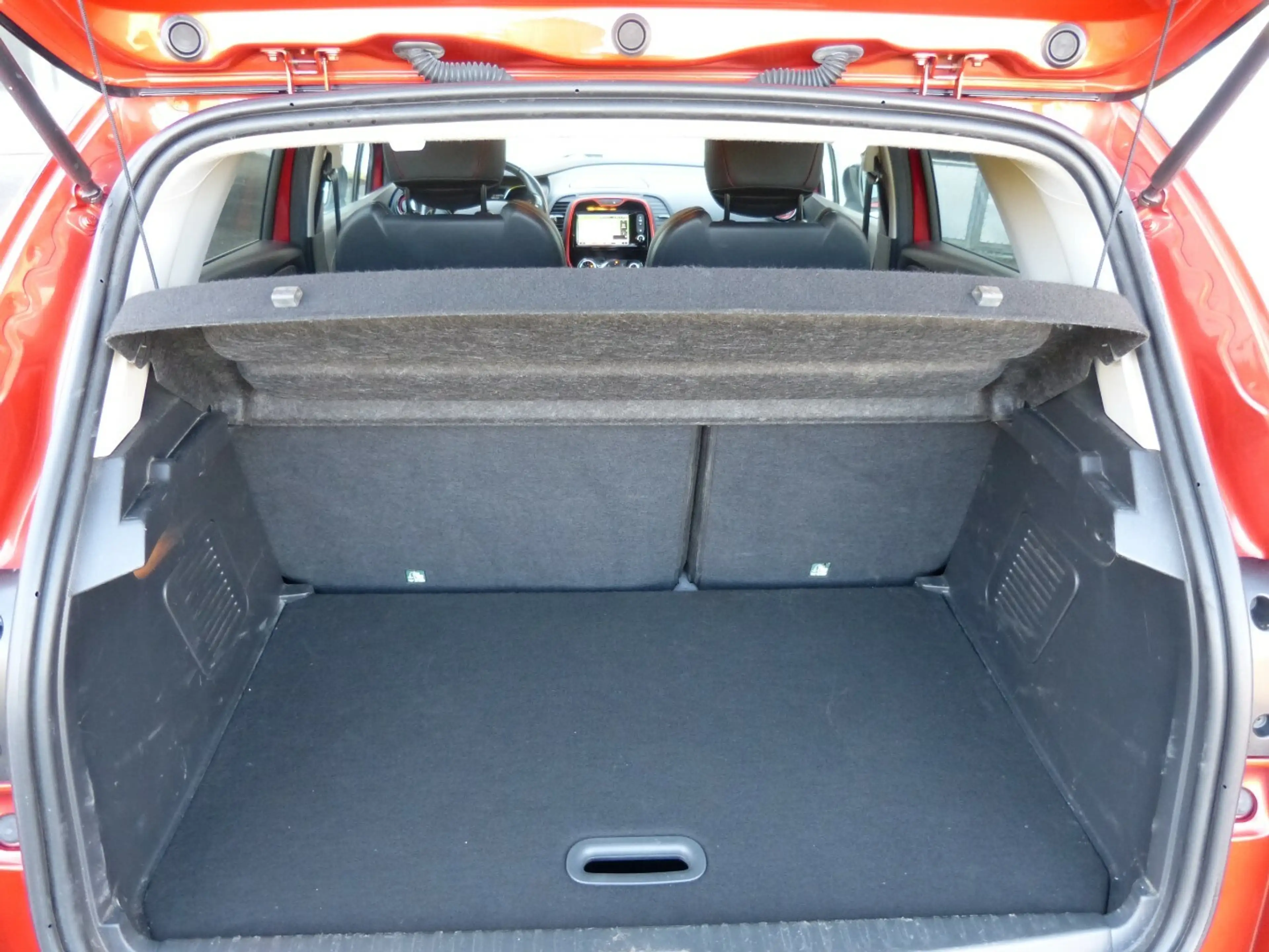 Renault Captur Helly Hansen TCE 120 EDC [1. HAND] — photo 14
