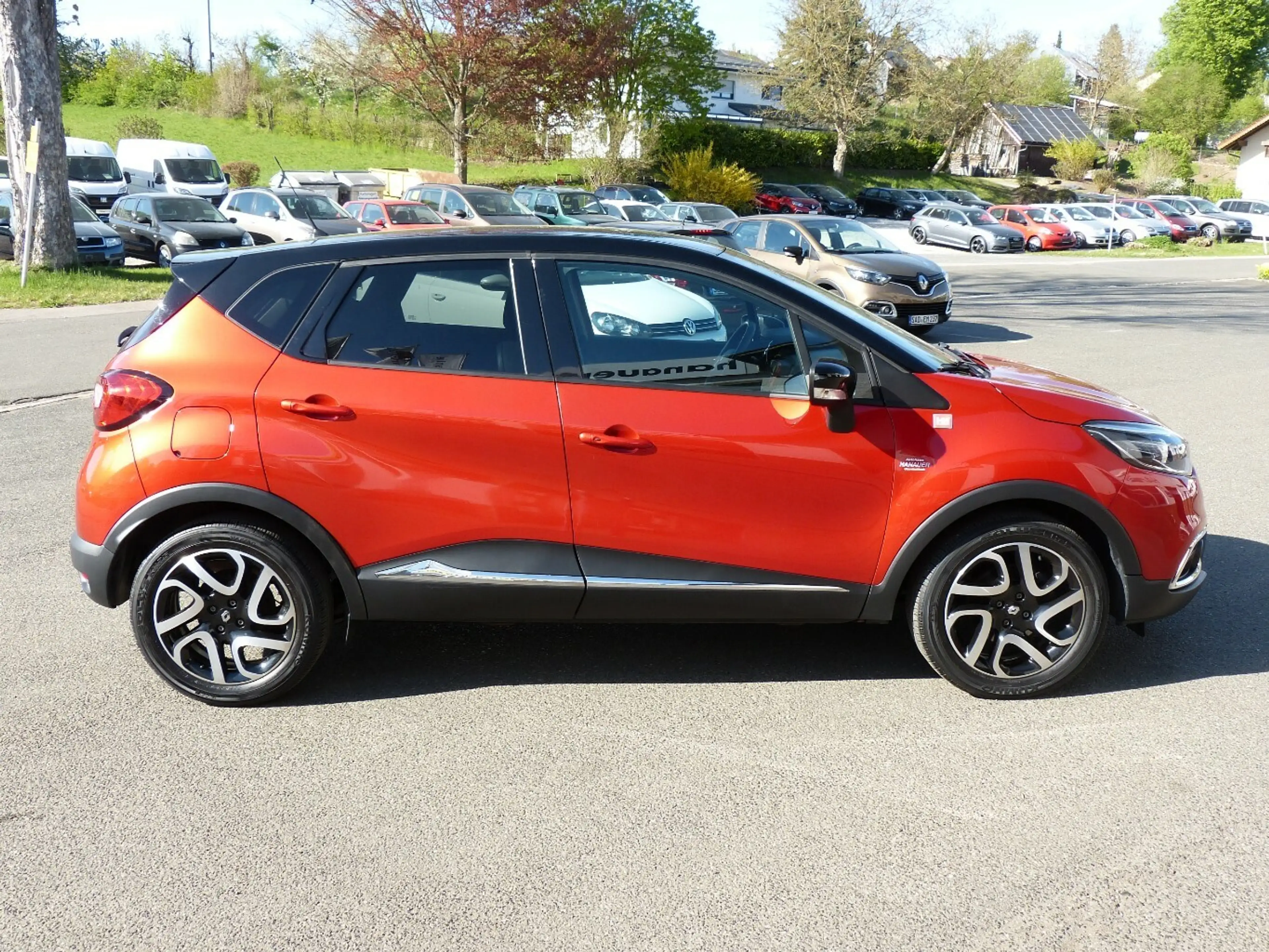 Renault Captur Helly Hansen TCE 120 EDC [1. HAND] — photo 2