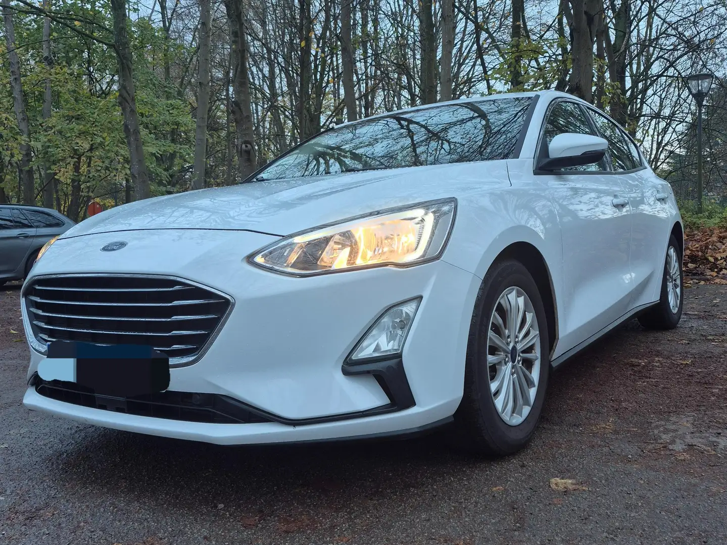 Ford Focus Focus 1.0 EcoBoost Titanium Wit - 1