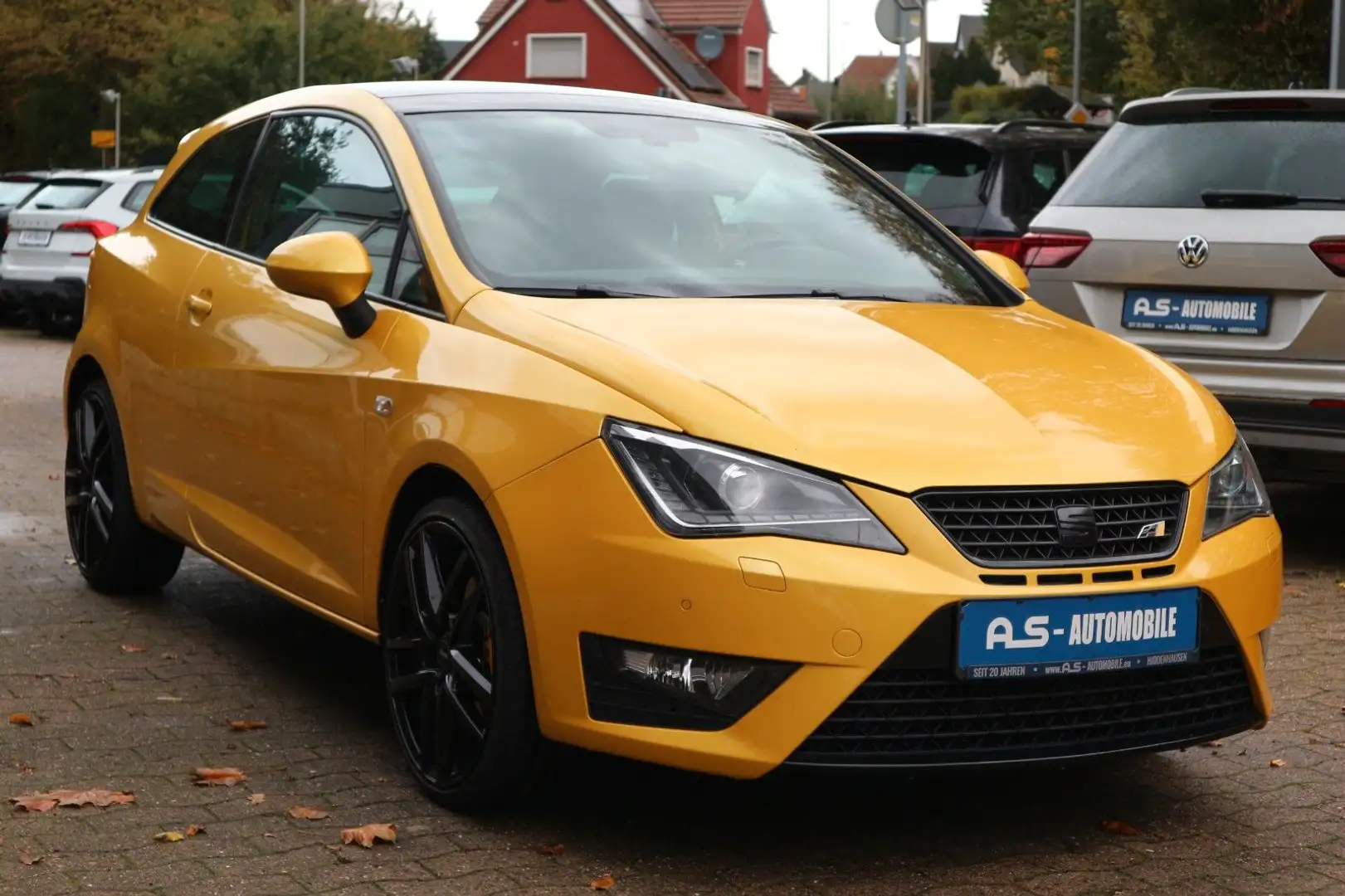 SEAT Ibiza SC Cupra *PANO/NAVI/TEMPO/PDC/BI-XENON* Żółty - 1