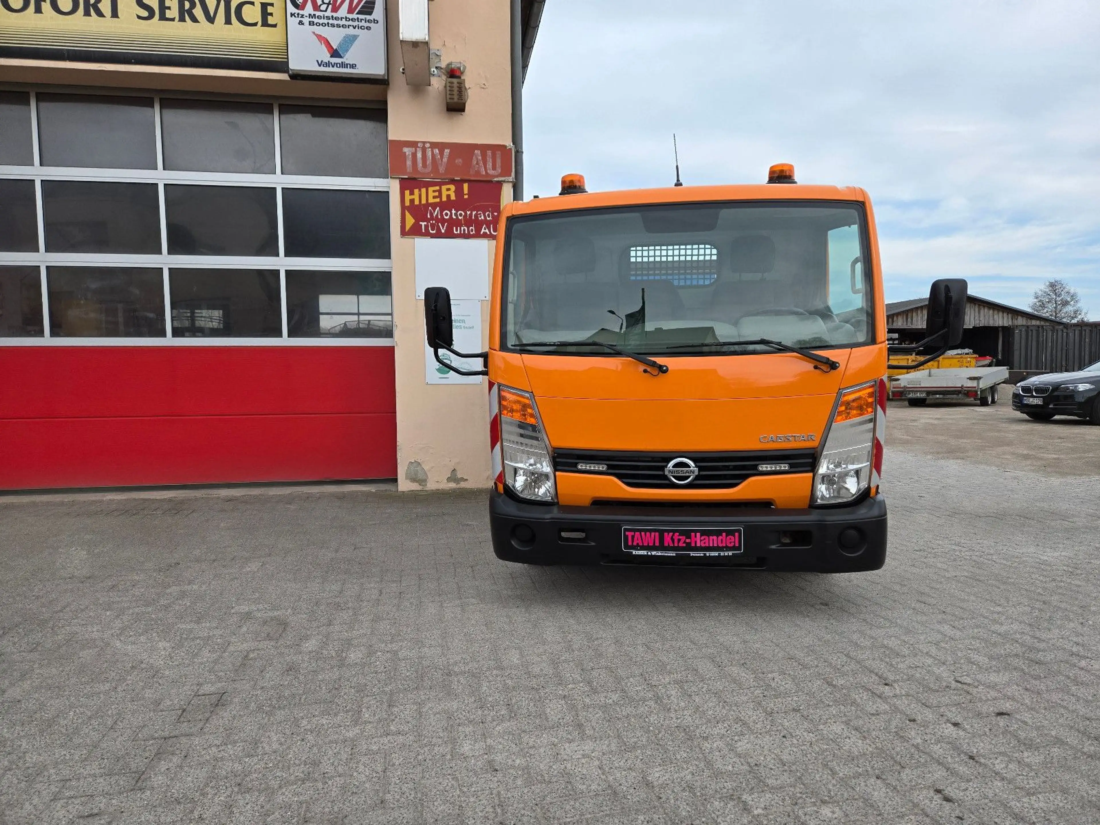 Nissan Cabstar — photo 4