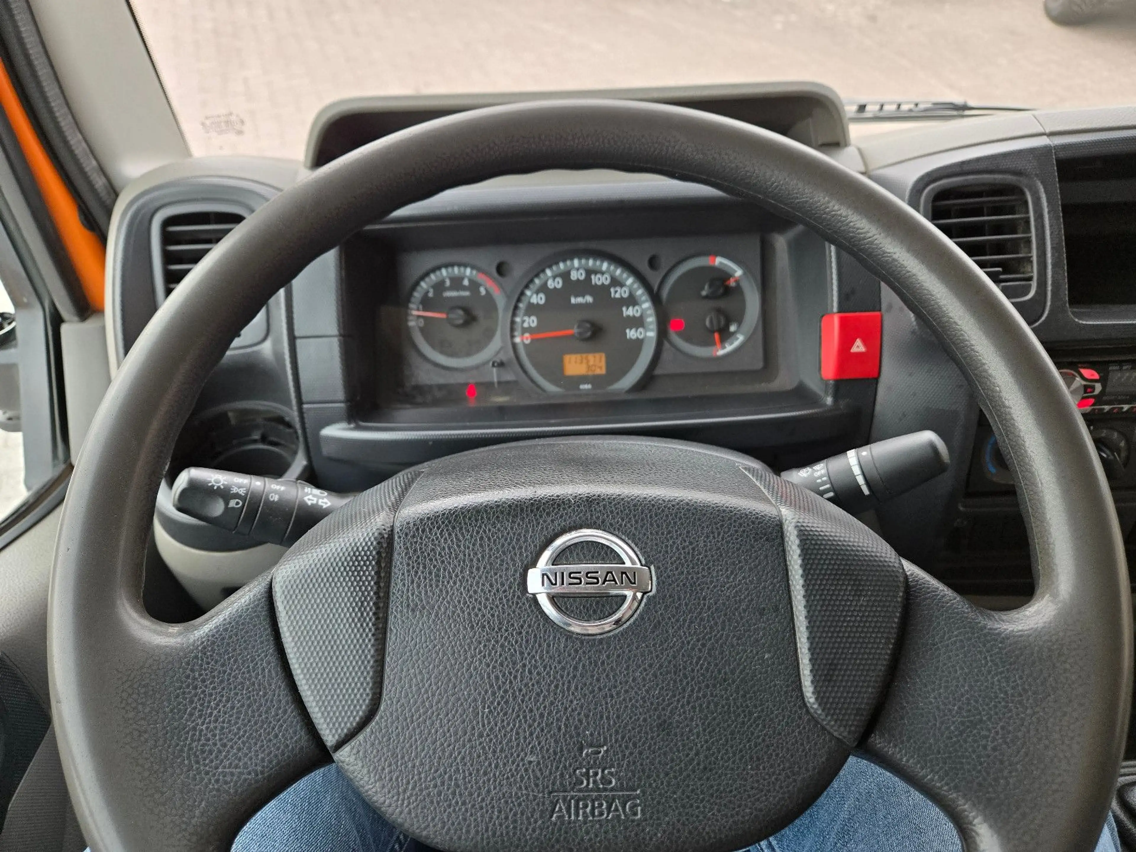 Nissan Cabstar — photo 14