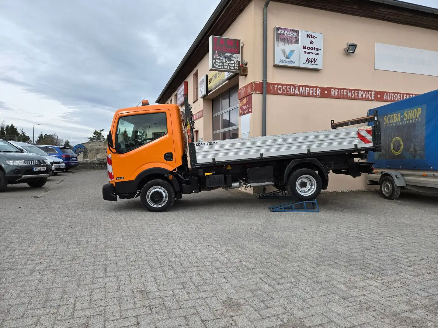 Nissan Cabstar Naranja - 2