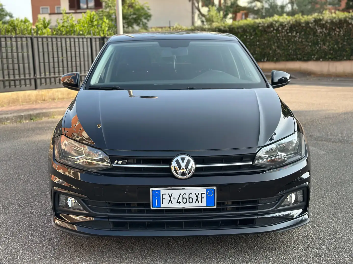 Volkswagen Polo 1.0 TSI R-LINE HIGHLINE 95CV UNIPRO PERMUTE 5PORTE Noir - 2