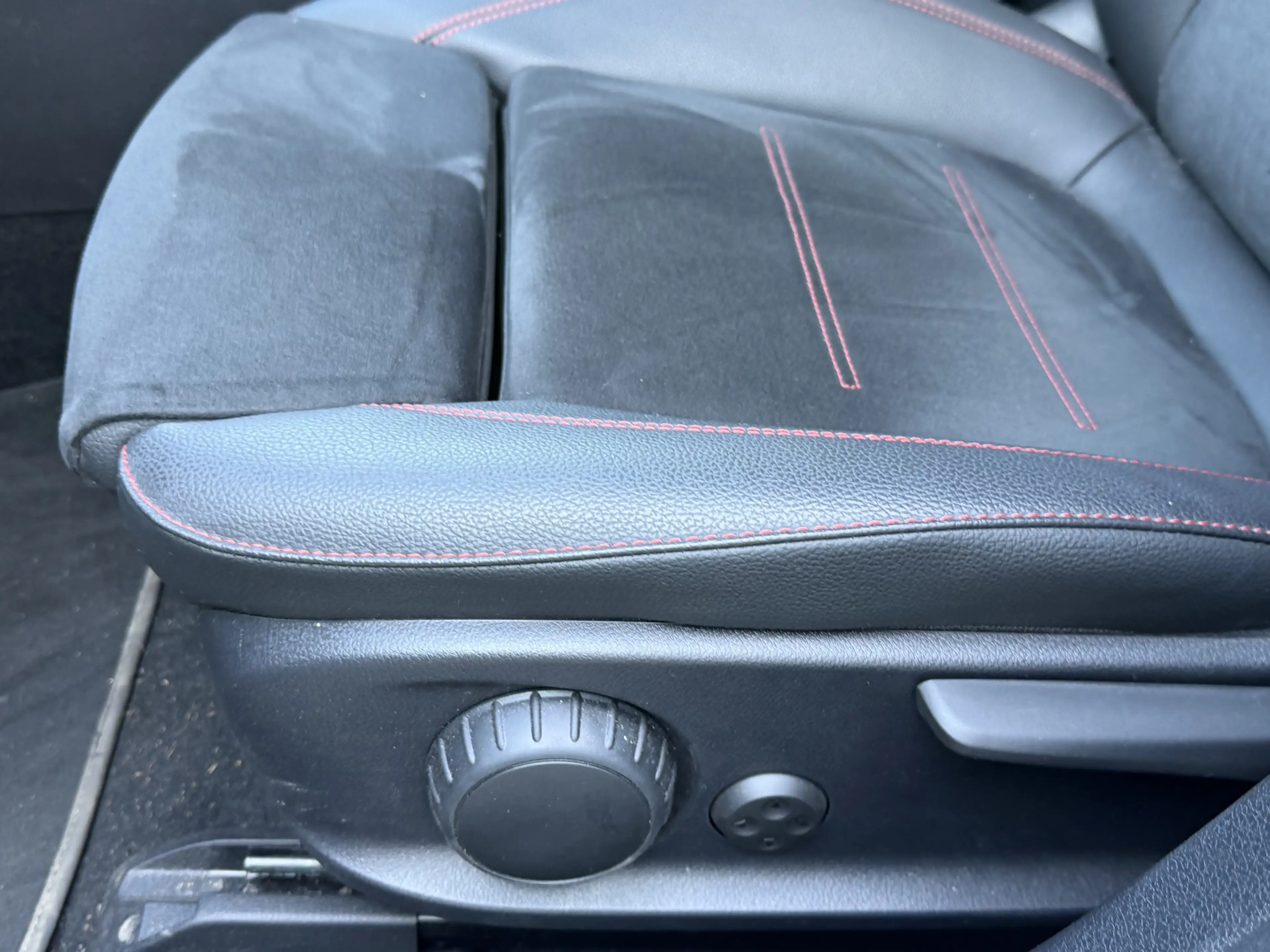 Mercedes-Benz A 180 7G-DCT AMG Line Advanced| DISTRONIC — photo 11