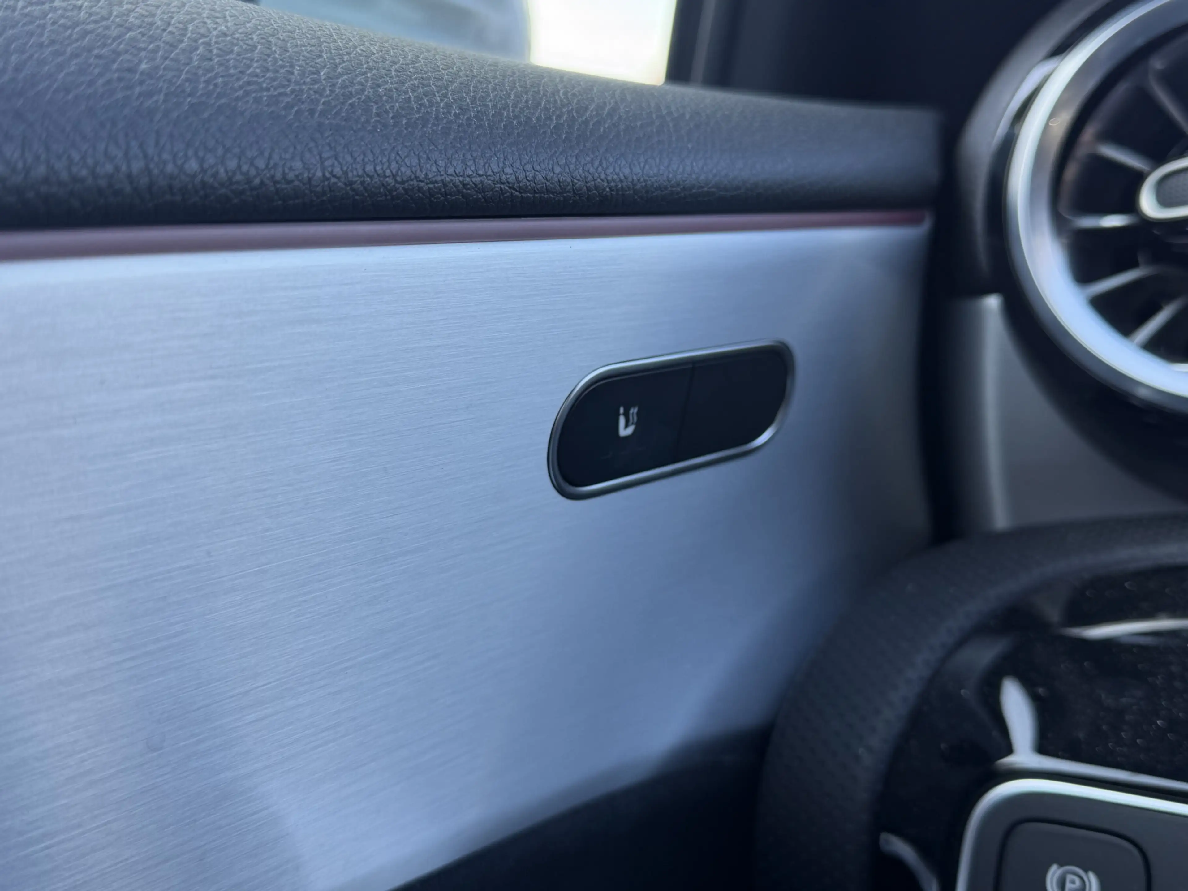 Mercedes-Benz A 180 7G-DCT AMG Line Advanced| DISTRONIC — photo 14