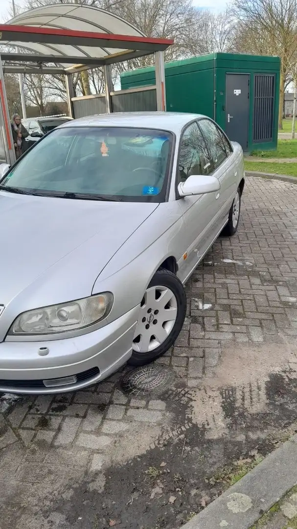 Opel Omega Eligans - 2