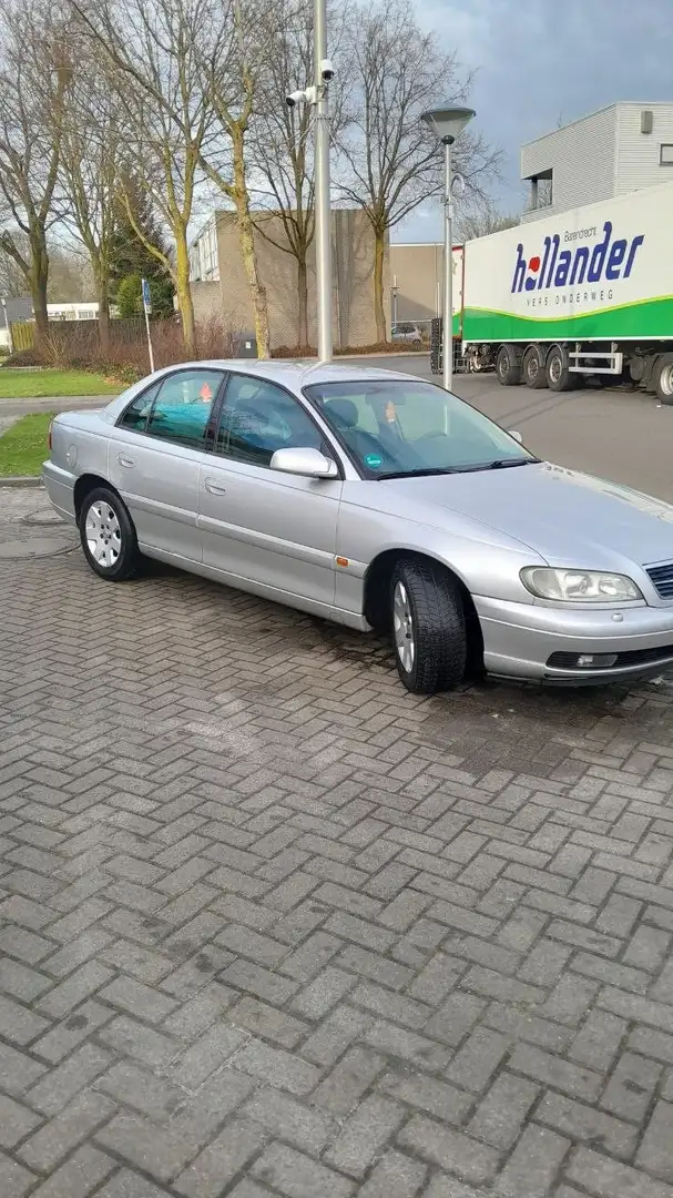Opel Omega Eligans - 1