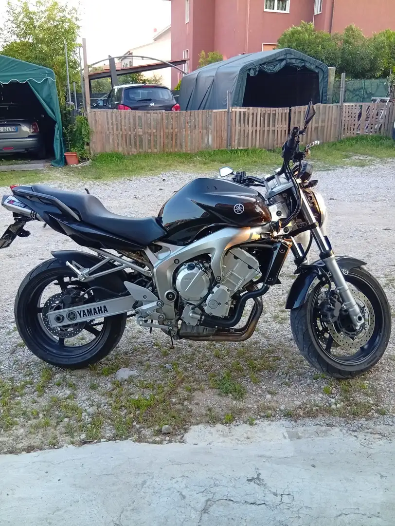 Yamaha FZ 6 personalizzato Noir - 2